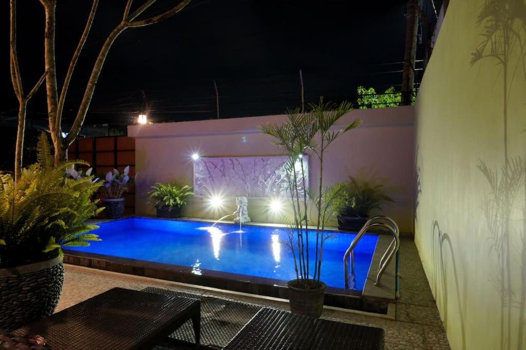 Villa Vanya Jogja (8-10p) private pool view 2
