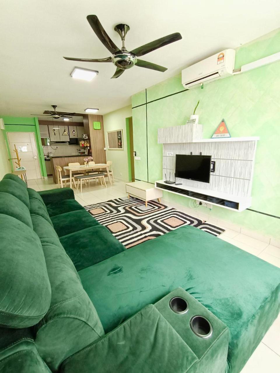 Nena Homestay Setia Alam, Air Conditioned, High Speed Internet photo 1