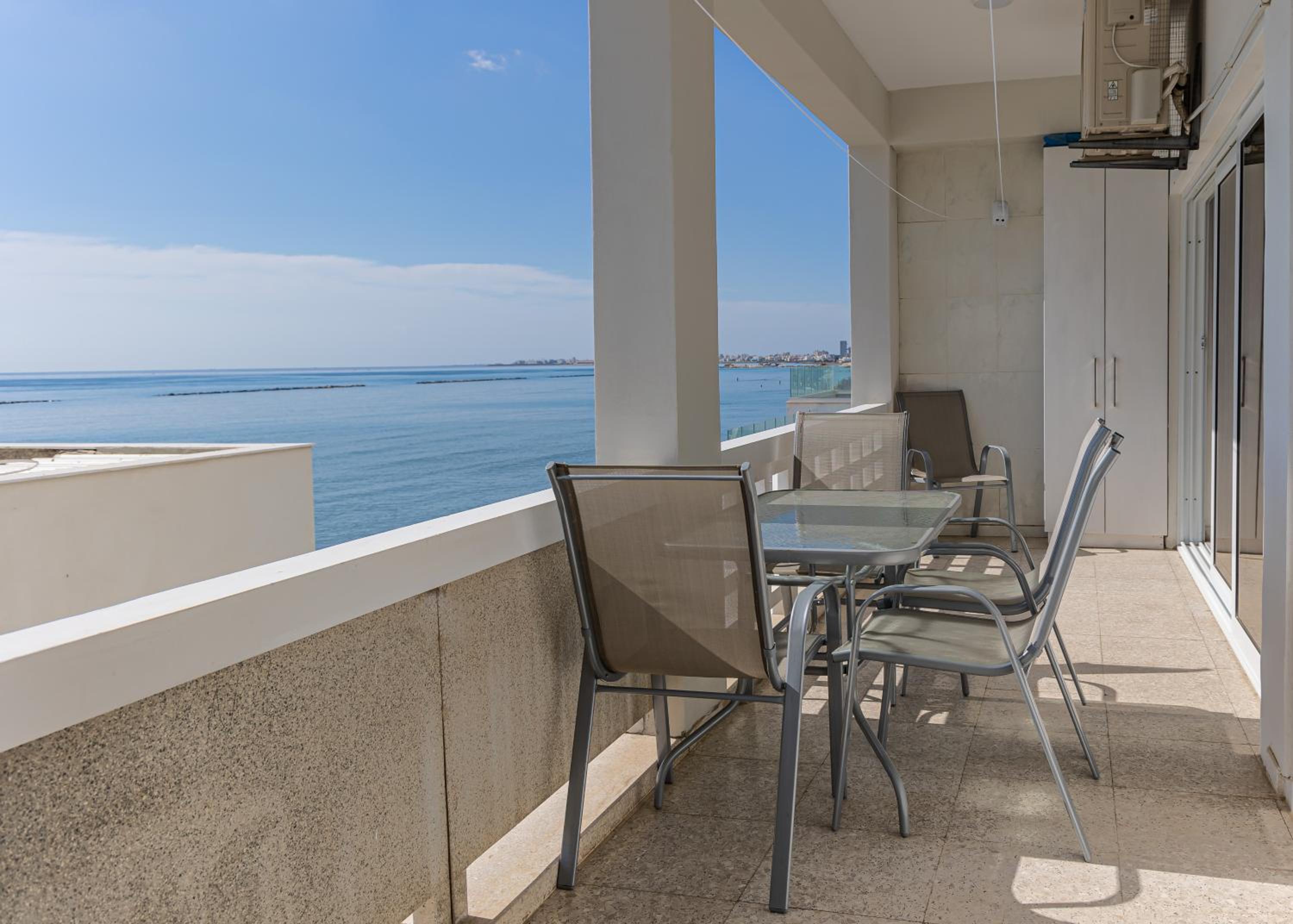 Larnaca BeachHouse