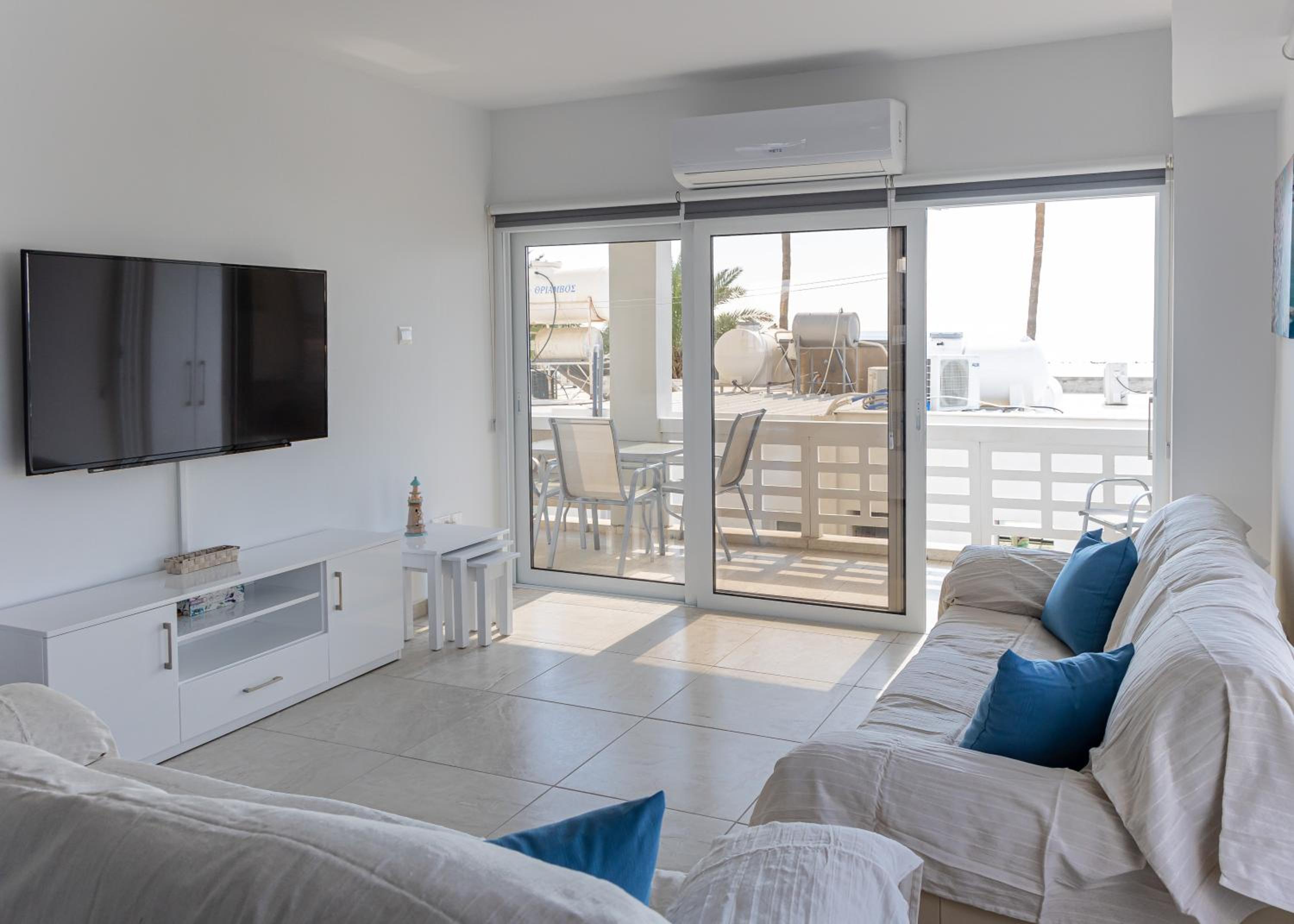 Larnaca BeachHouse