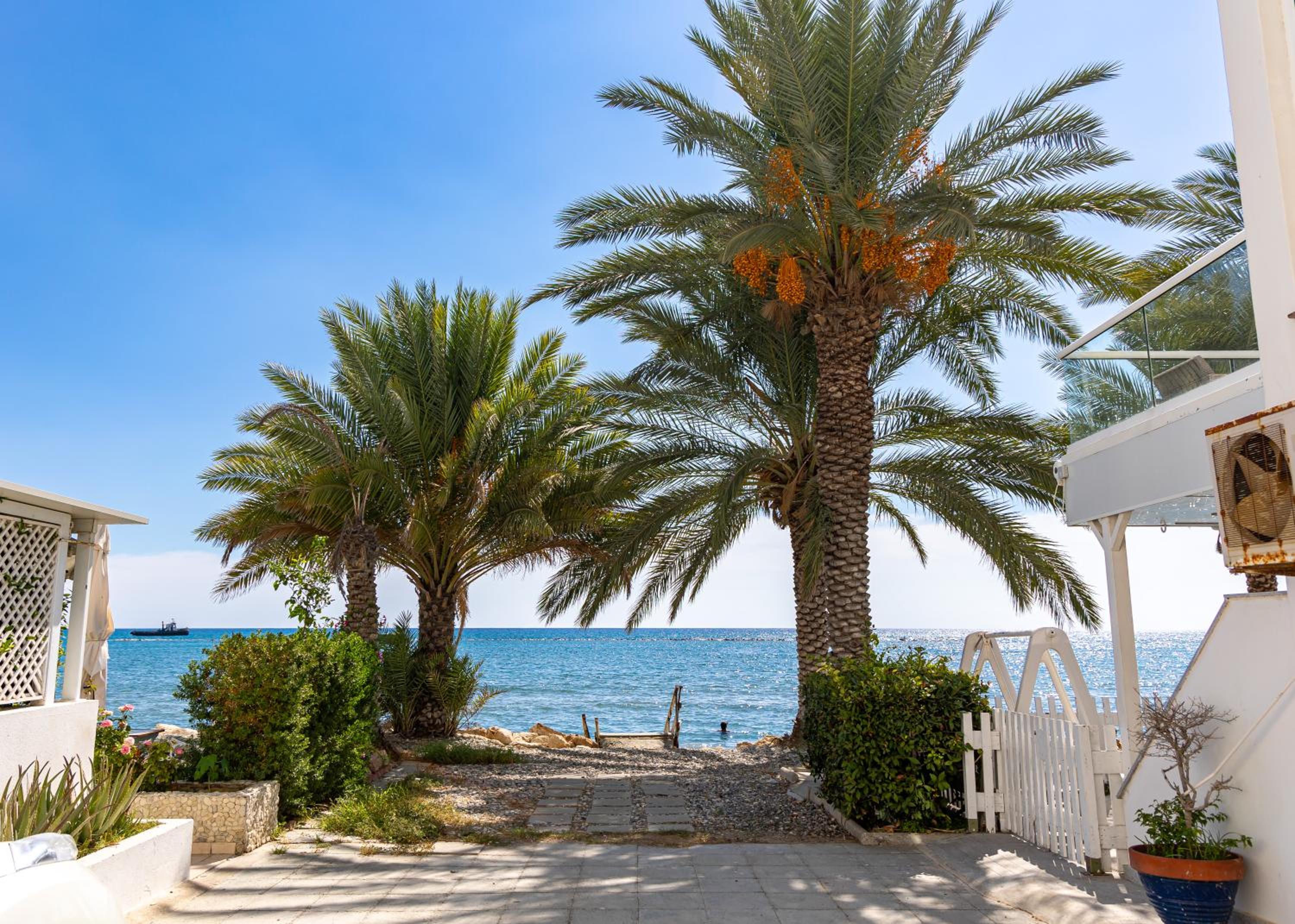 Larnaca BeachHouse