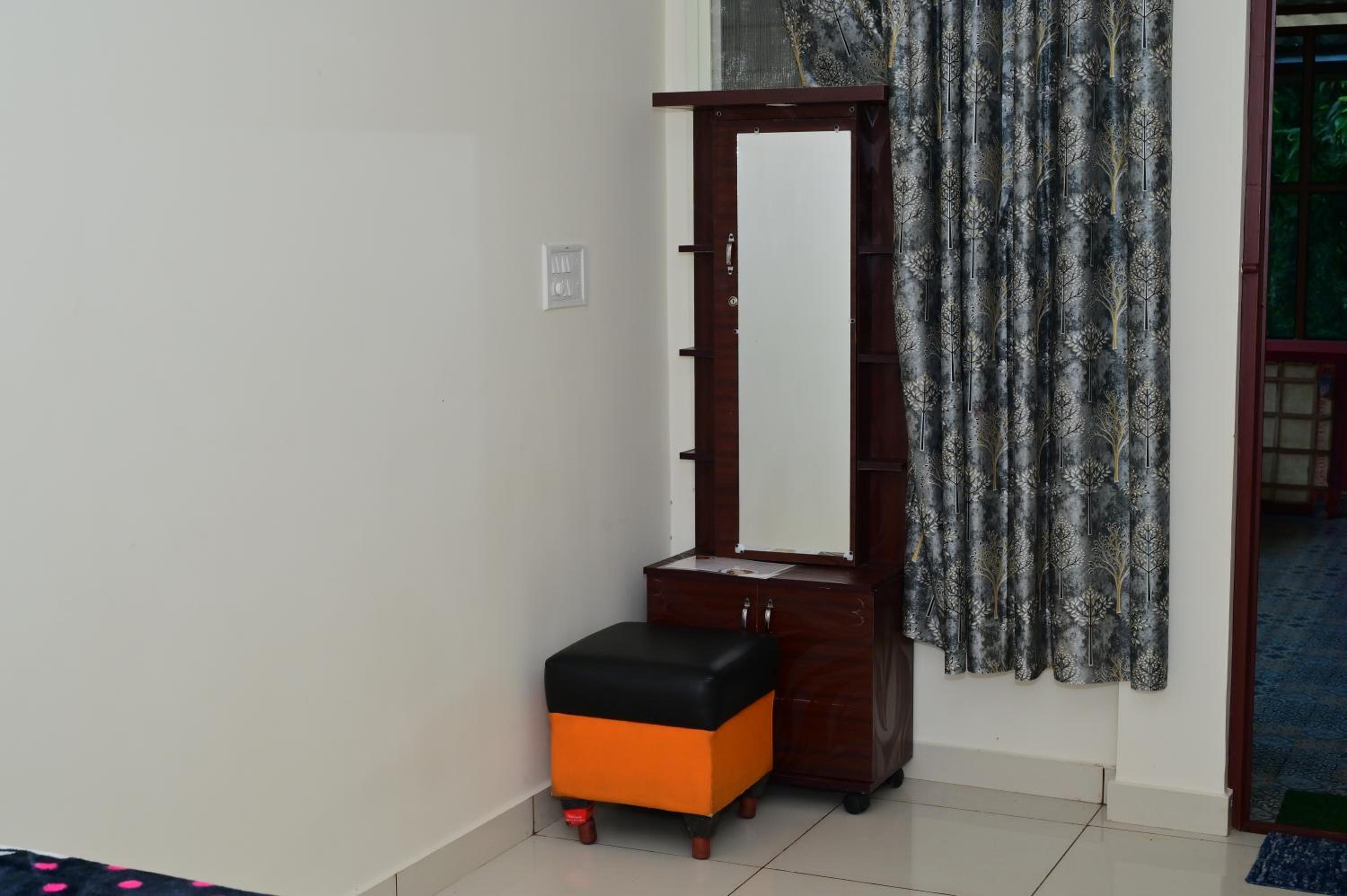 GOLDENGATE HOME STAY