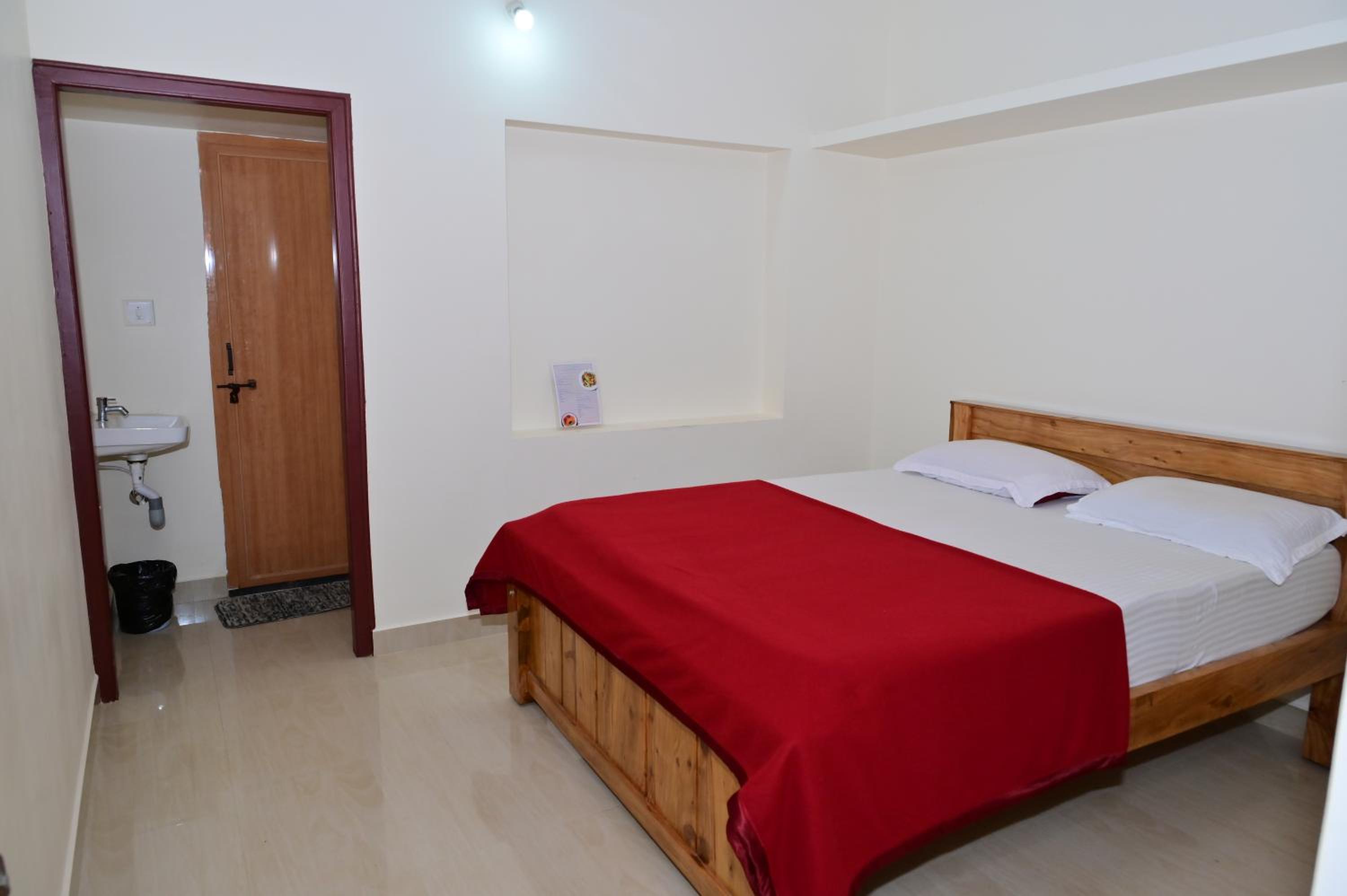 GOLDENGATE HOME STAY