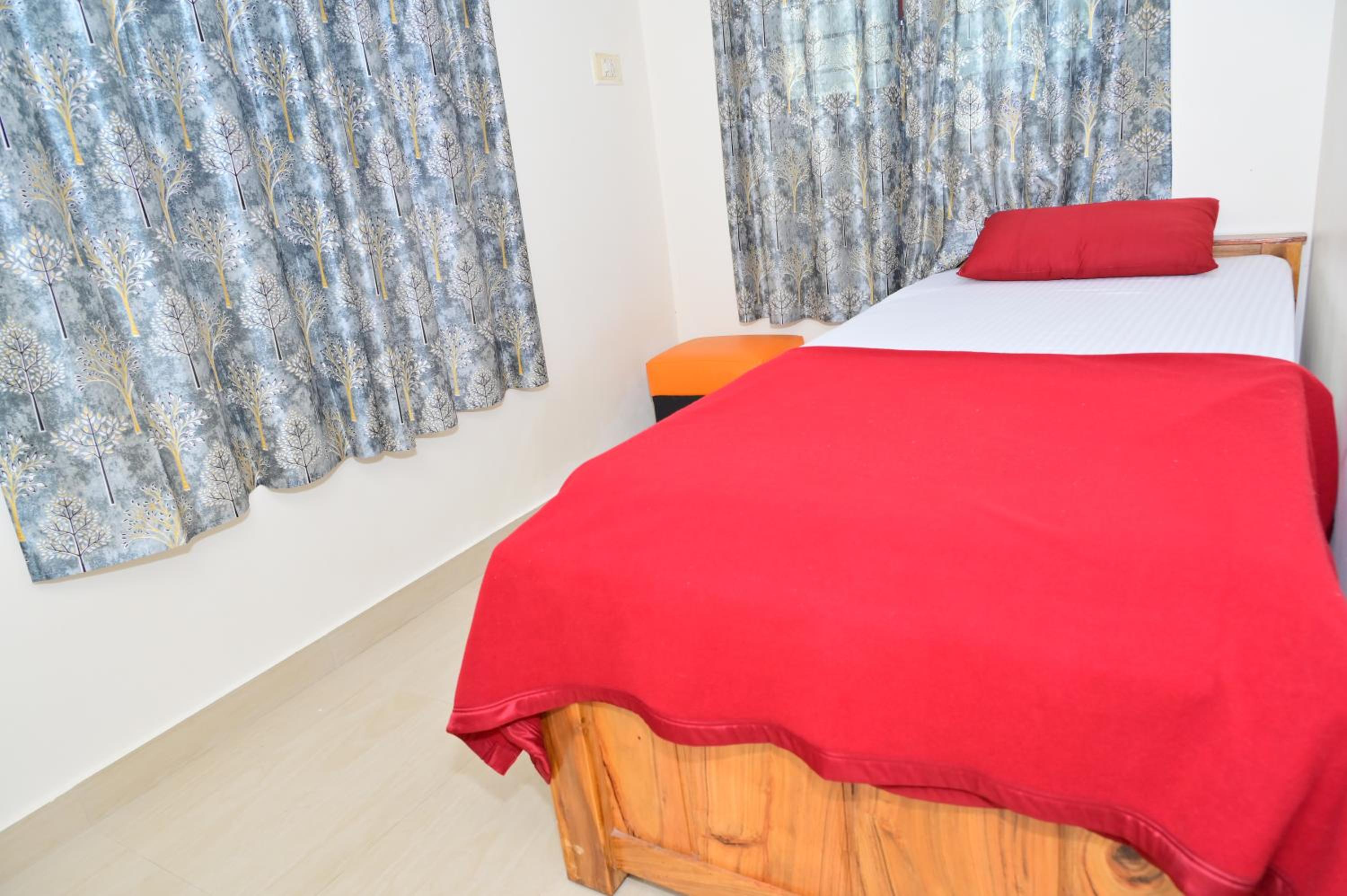 GOLDENGATE HOME STAY