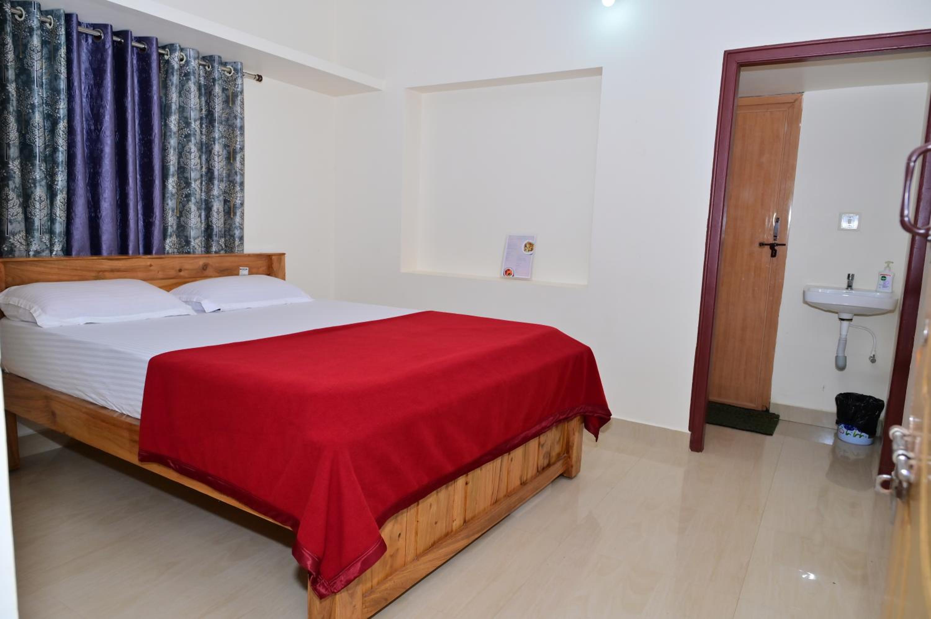 GOLDENGATE HOME STAY