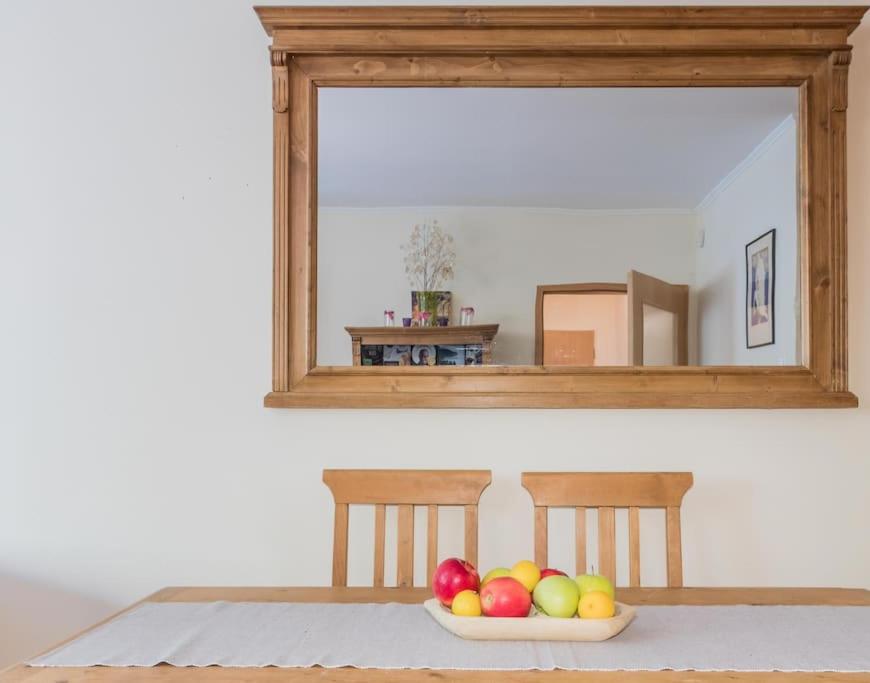 Cosy Pet-friendly flat w balcony @ Orczy Garden view 4