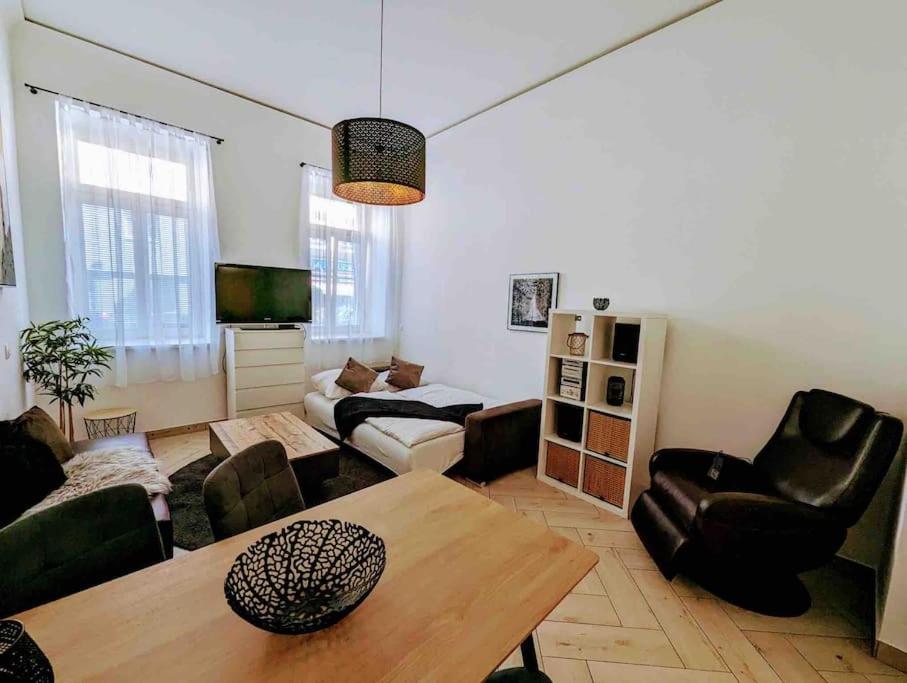 Luxury CityApartment 2