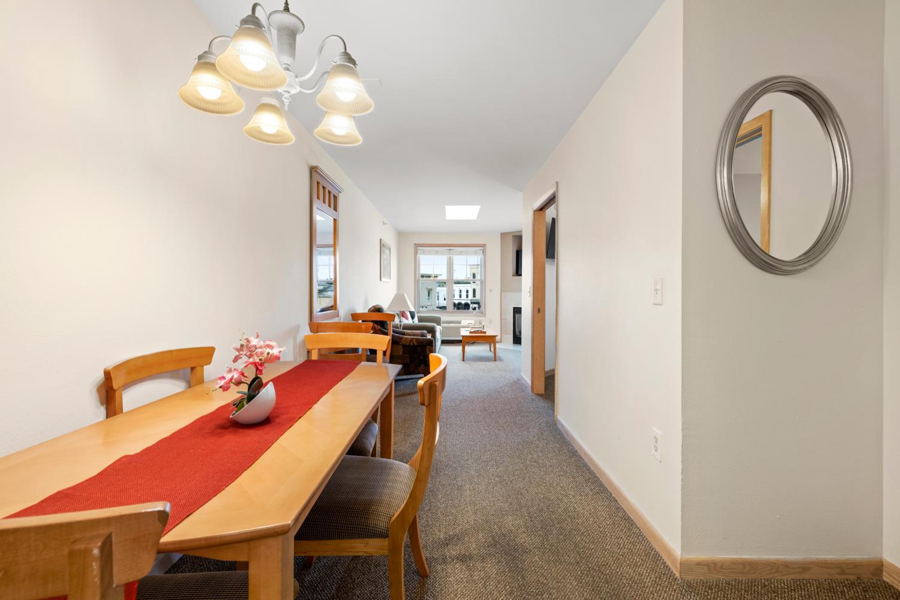 Mill Creek Hotel