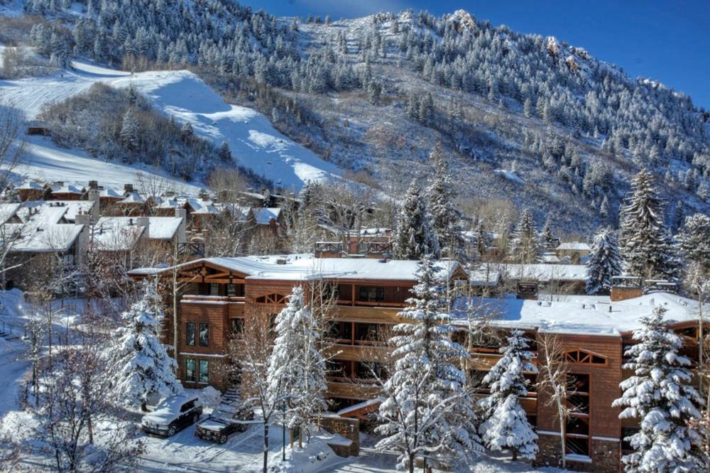 Fasching Haus Unit 8, Deluxe Condo w/ A/C, Private Deck, 2 Blocks to Downtown view 3