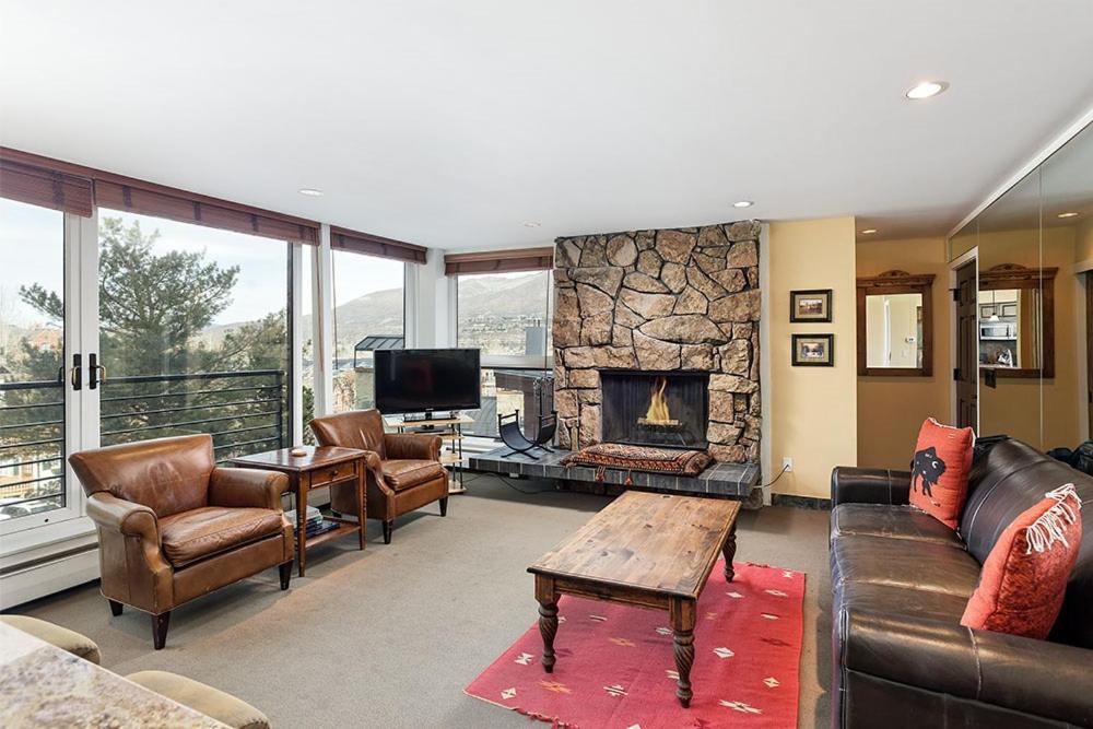 Durant Unit A101, Centrally Located, Sunny Condo with Great Views, A/C  Fireplace - Property Image 1