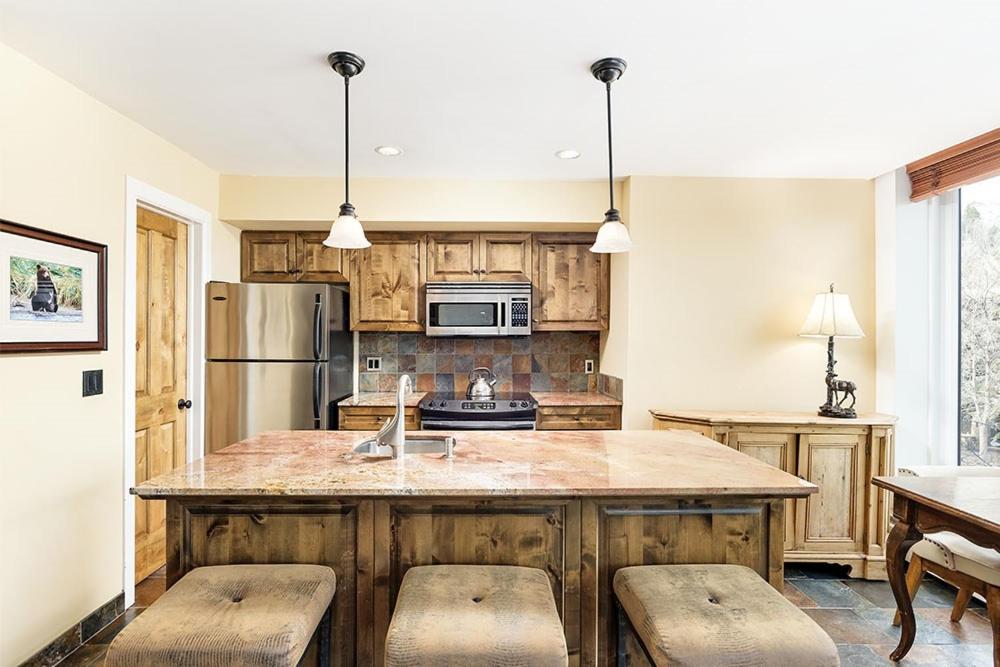 Durant Unit A101, Centrally Located, Sunny Condo with Great Views, A/C  Fireplace - Property Image 3