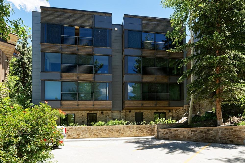 Durant Unit A101, Centrally Located, Sunny Condo with Great Views, A/C  Fireplace - Property Image 8