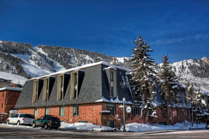 Chateau Chaumont Unit 5, Condo with Prime Location, 1 Block to Aspen Mountain view 2