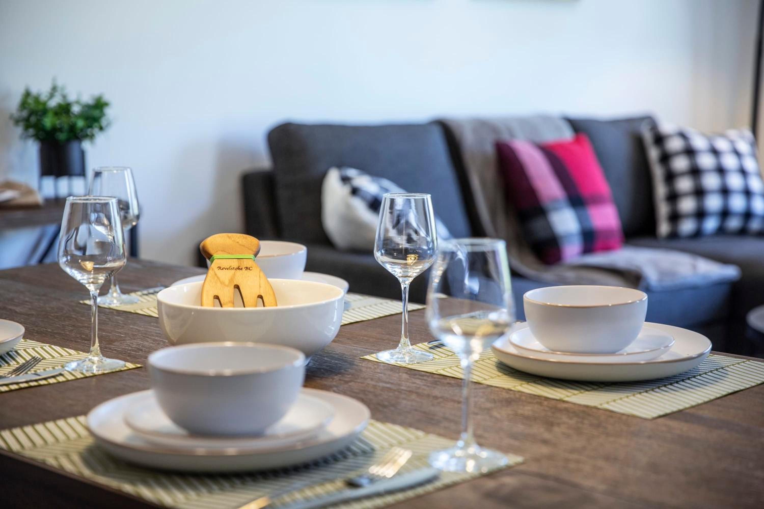 Selkirk Powder Dream - Cozy Condo (+Hot Tub)