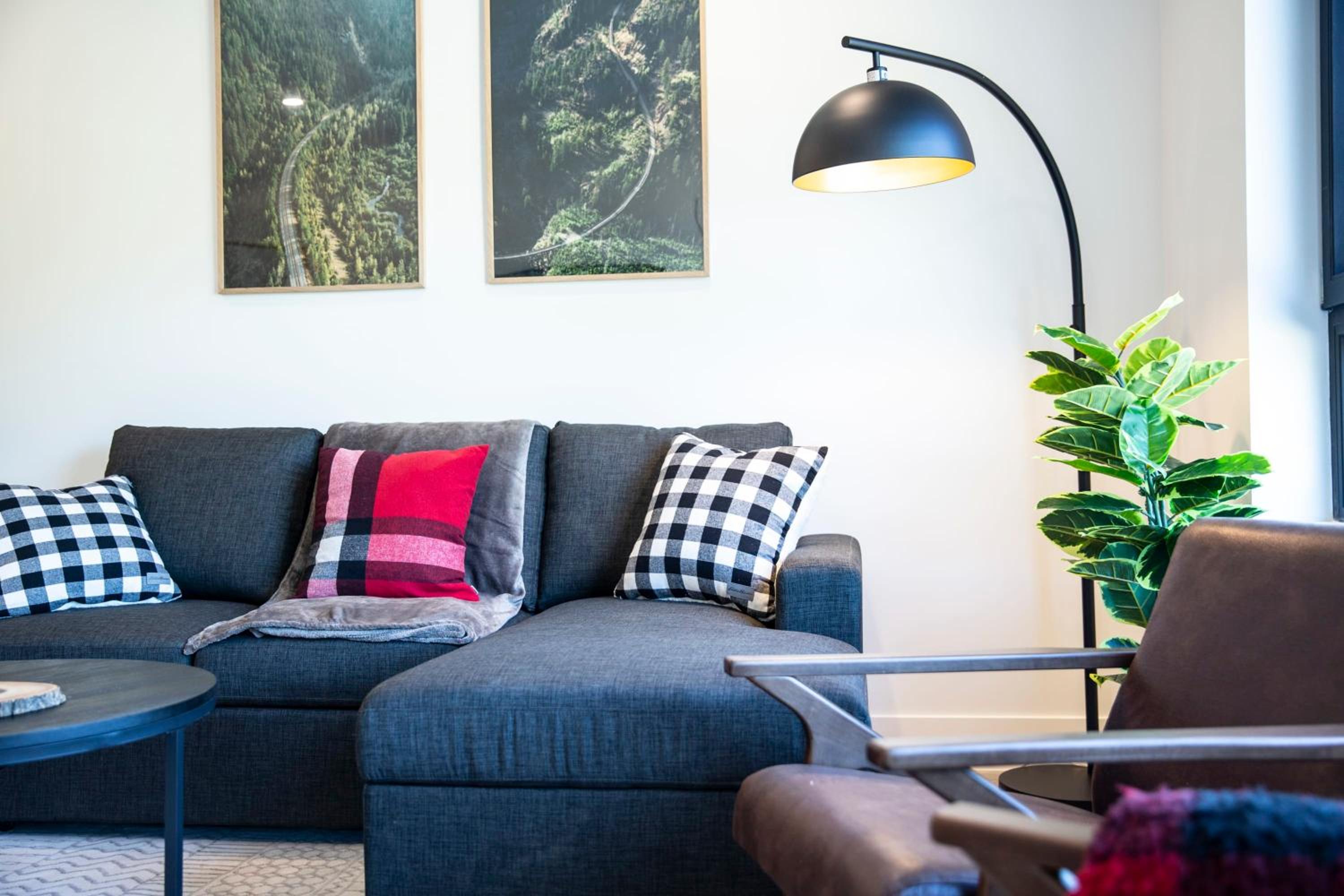 Selkirk Powder Dream - Cozy Condo (+Hot Tub)