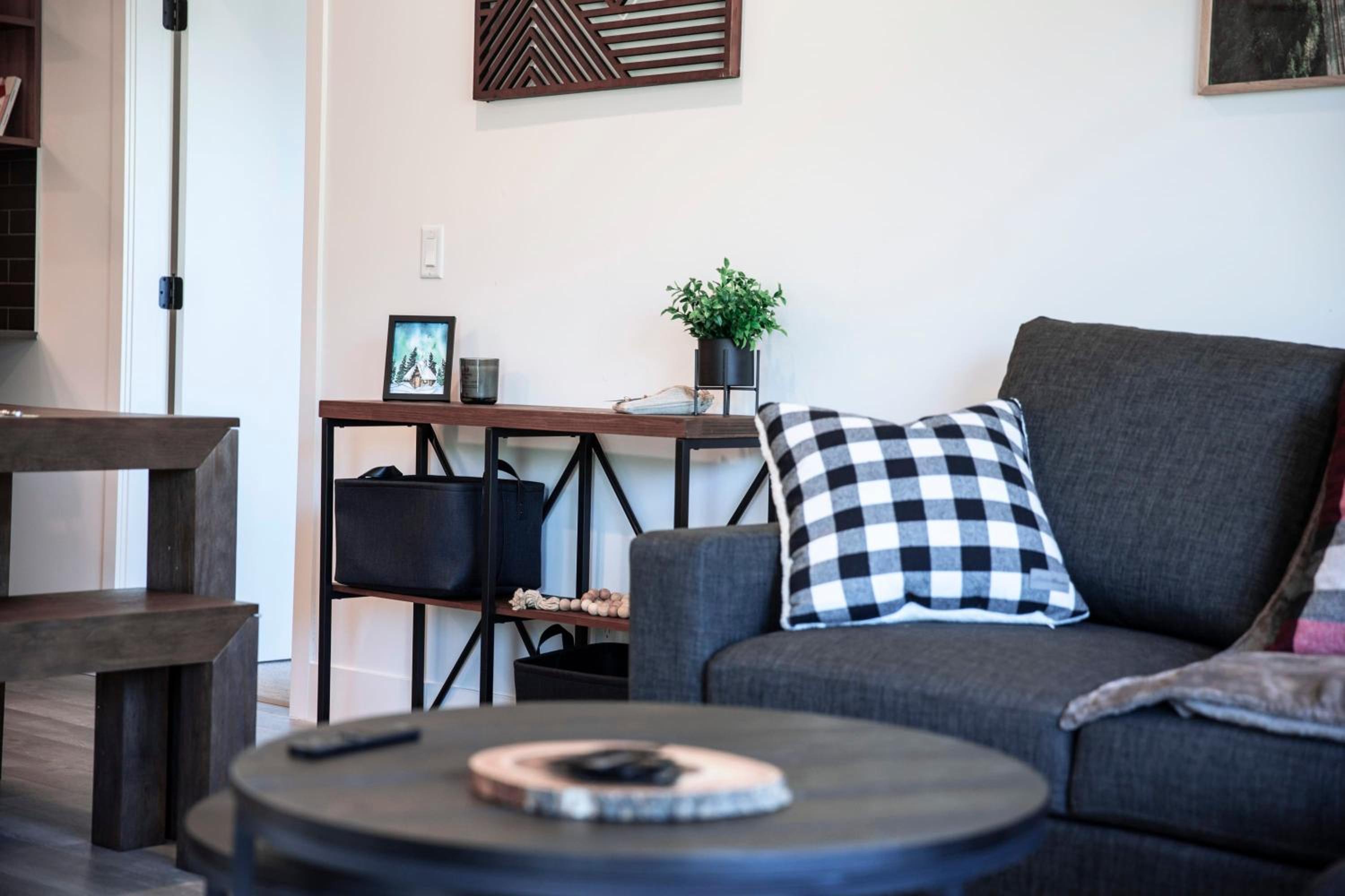 Selkirk Powder Dream - Cozy Condo (+Hot Tub)