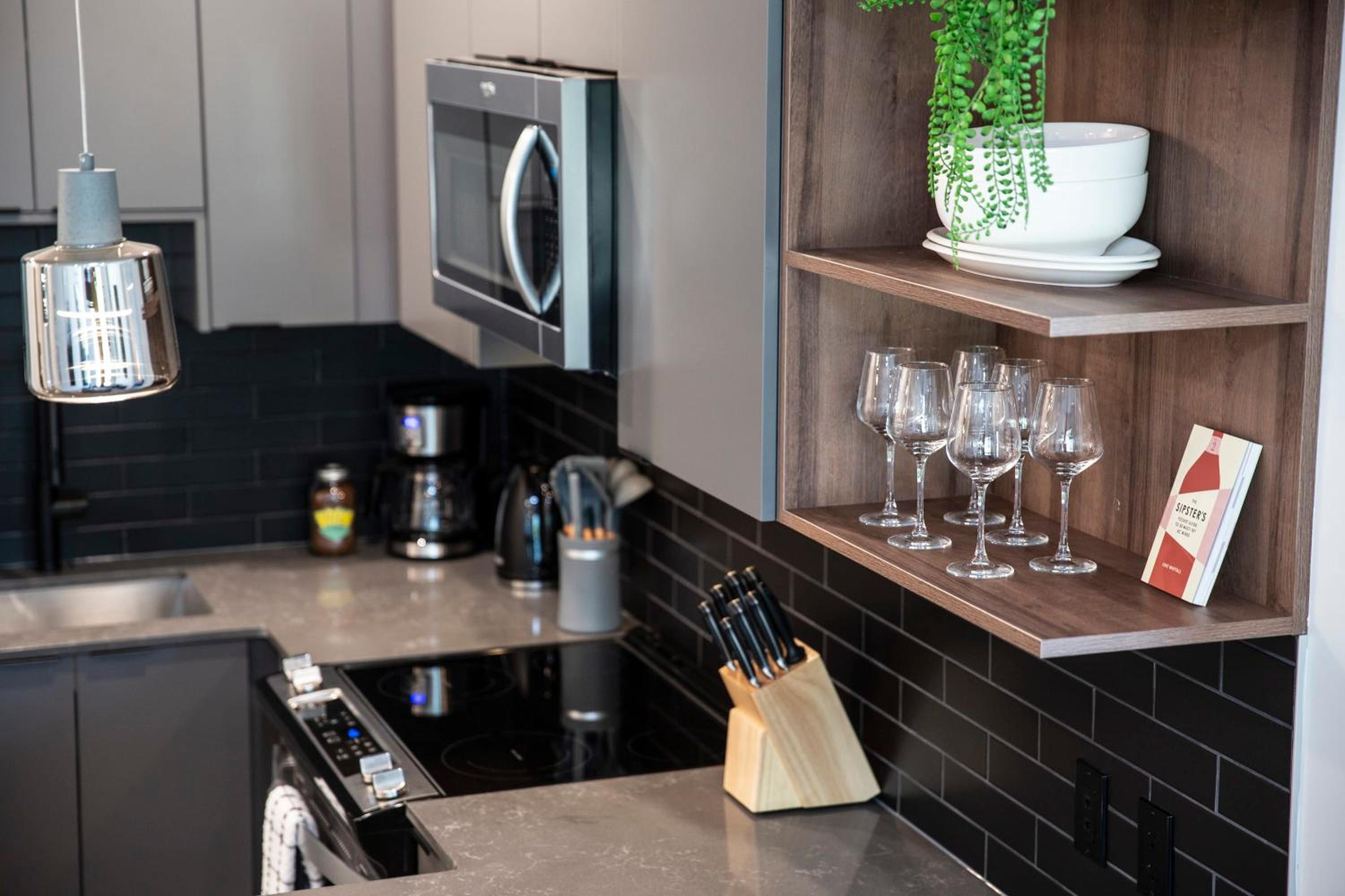 Selkirk Powder Dream - Cozy Condo (+Hot Tub)