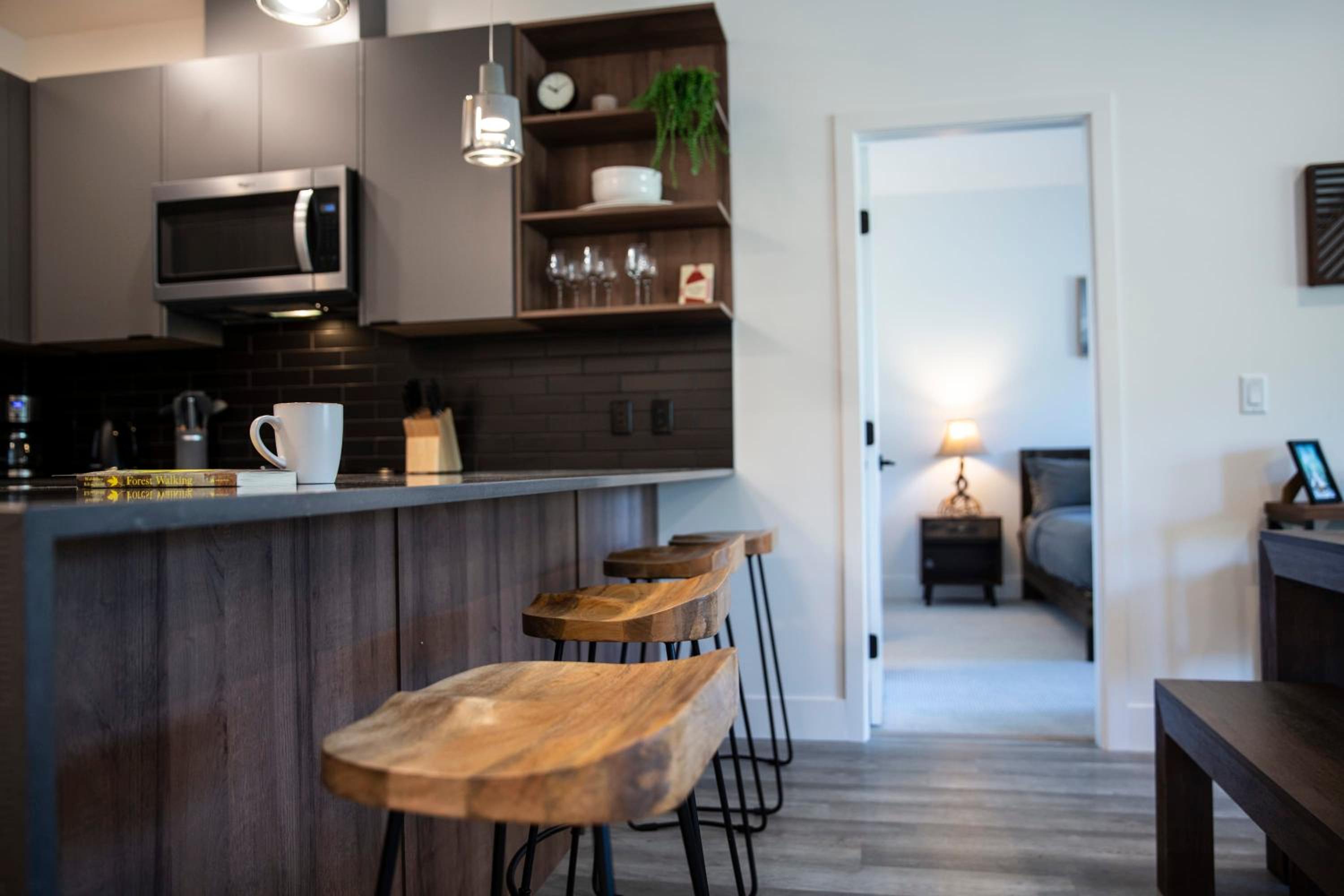 Selkirk Powder Dream - Cozy Condo (+Hot Tub)