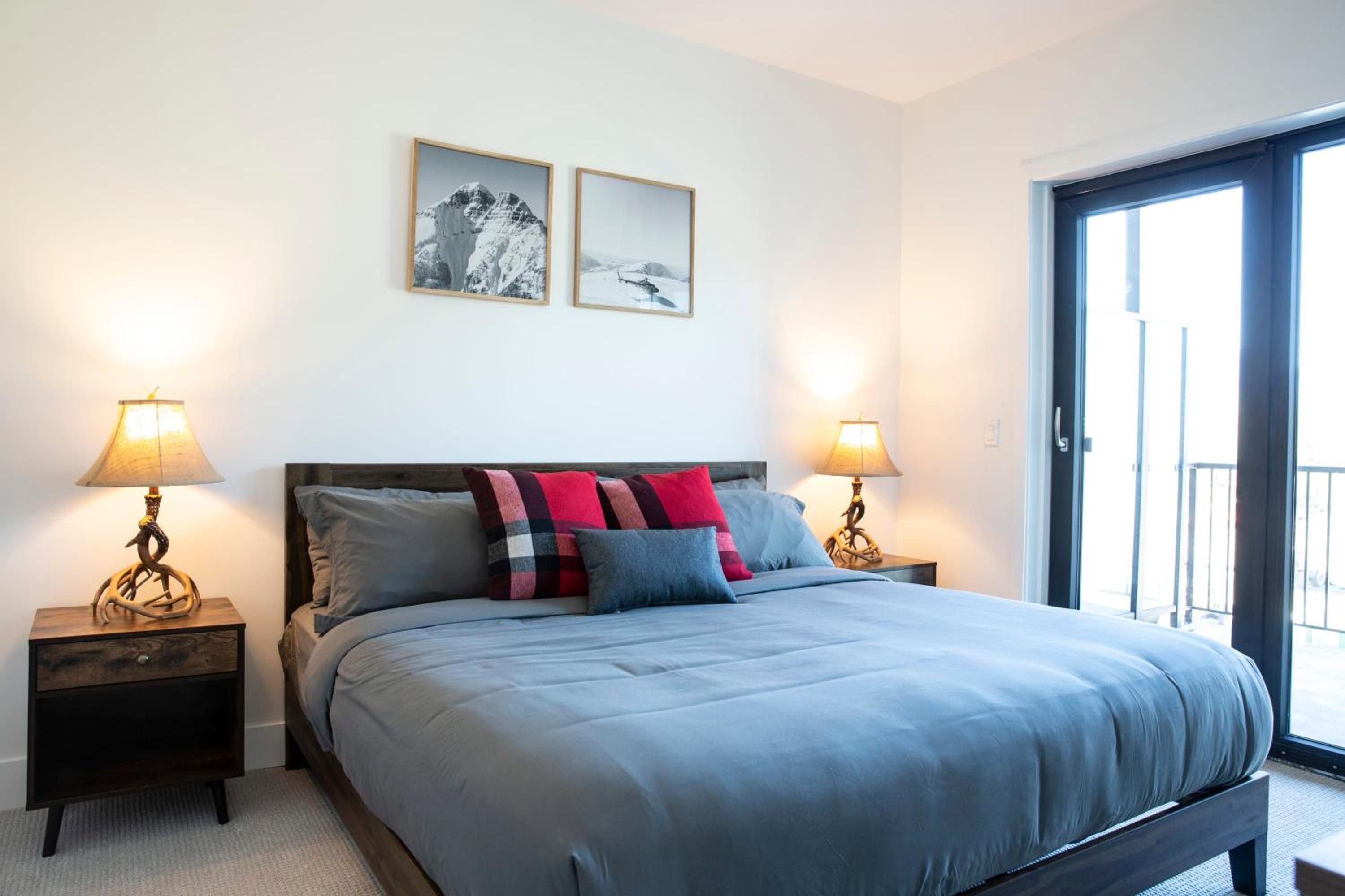 Selkirk Powder Dream - Cozy Condo (+Hot Tub)