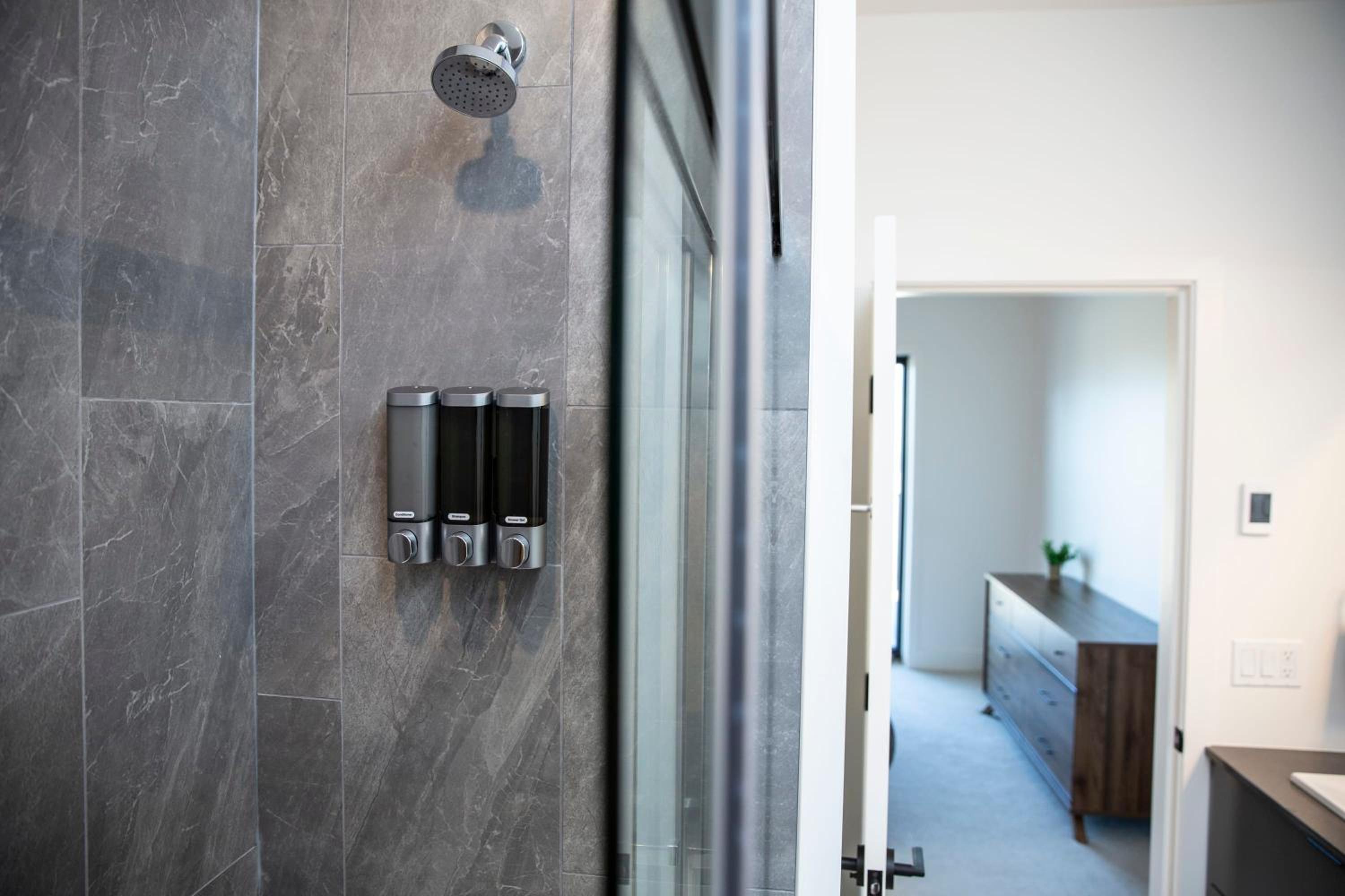 Selkirk Powder Dream - Cozy Condo (+Hot Tub)