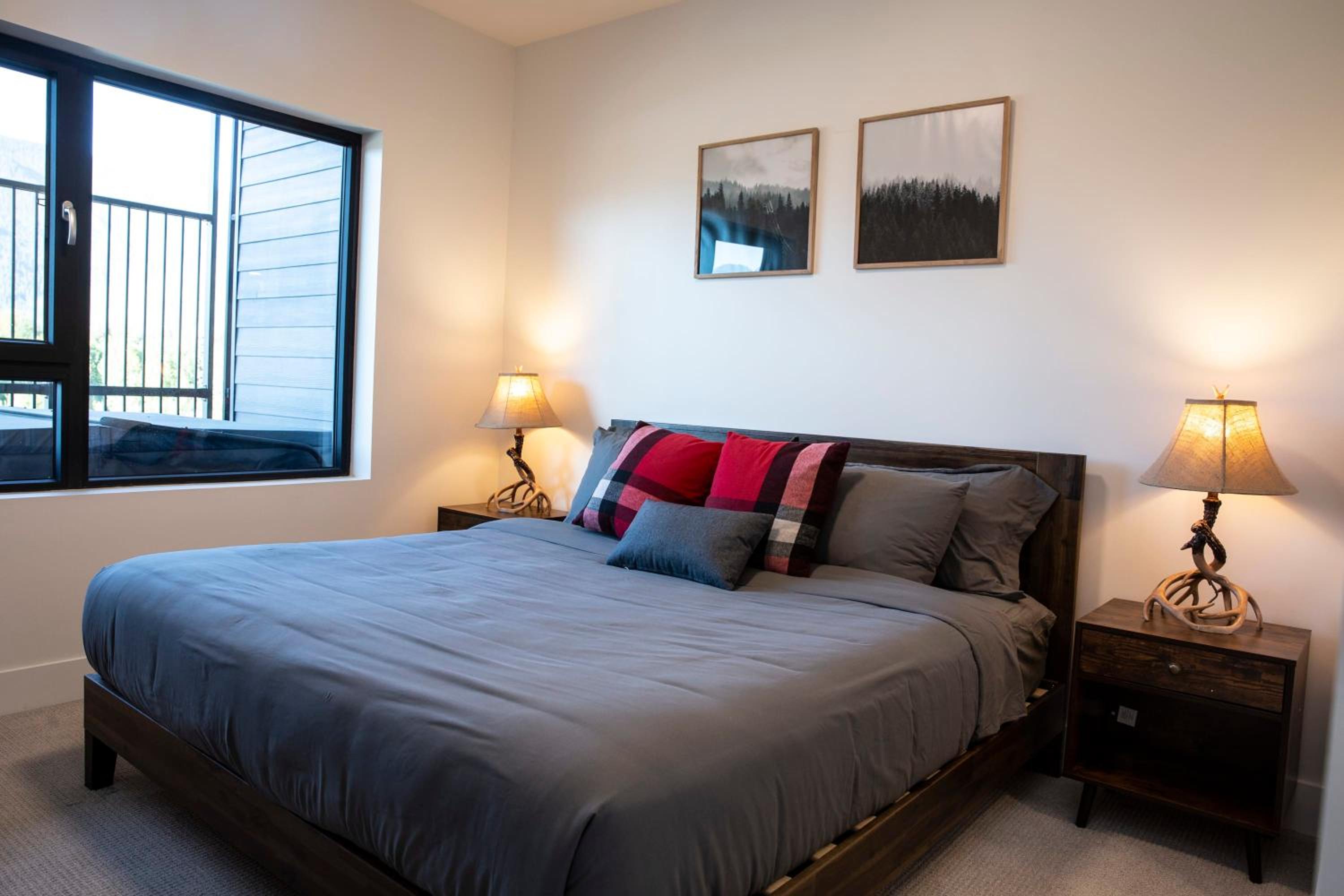 Selkirk Powder Dream - Cozy Condo (+Hot Tub)