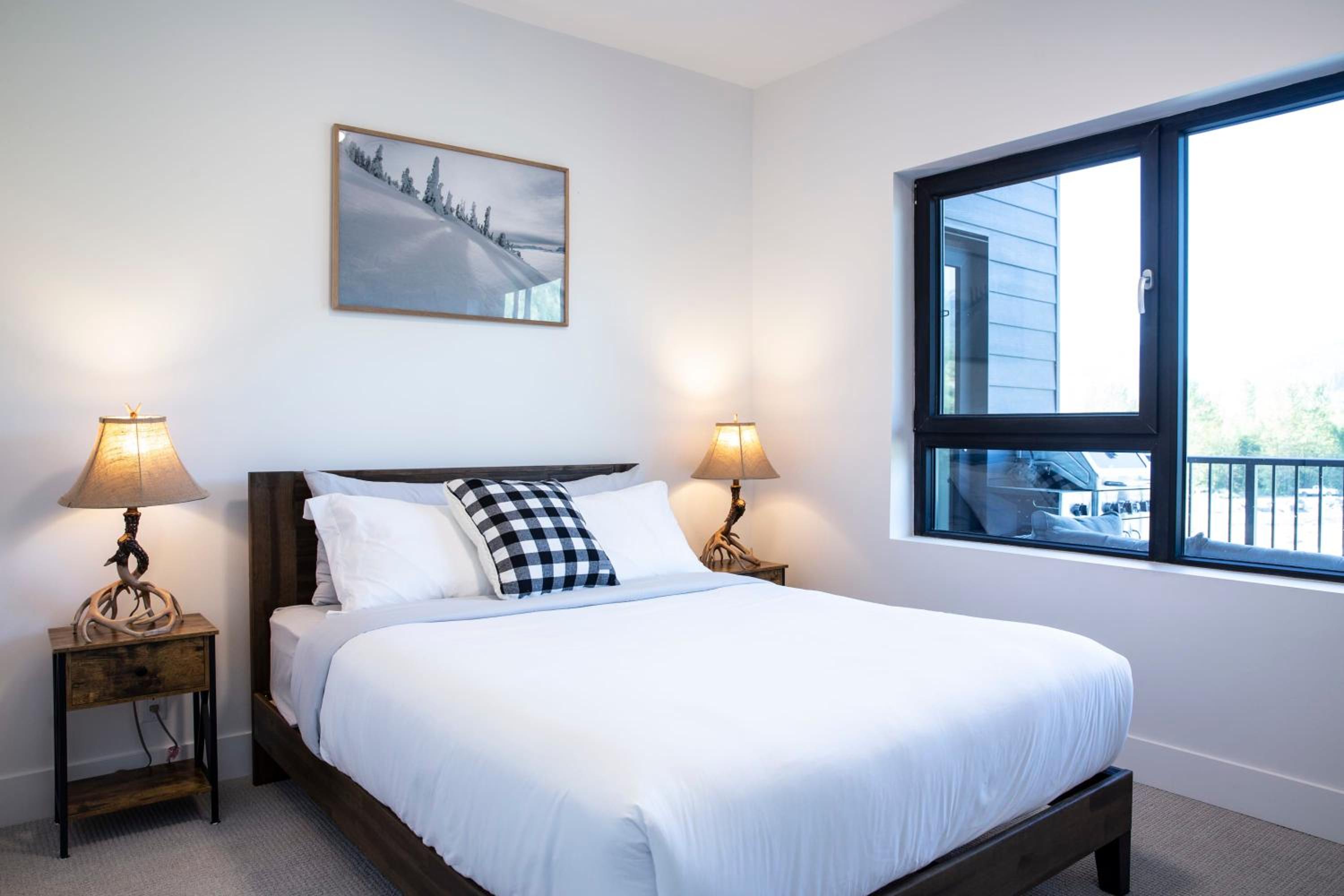 Selkirk Powder Dream - Cozy Condo (+Hot Tub)