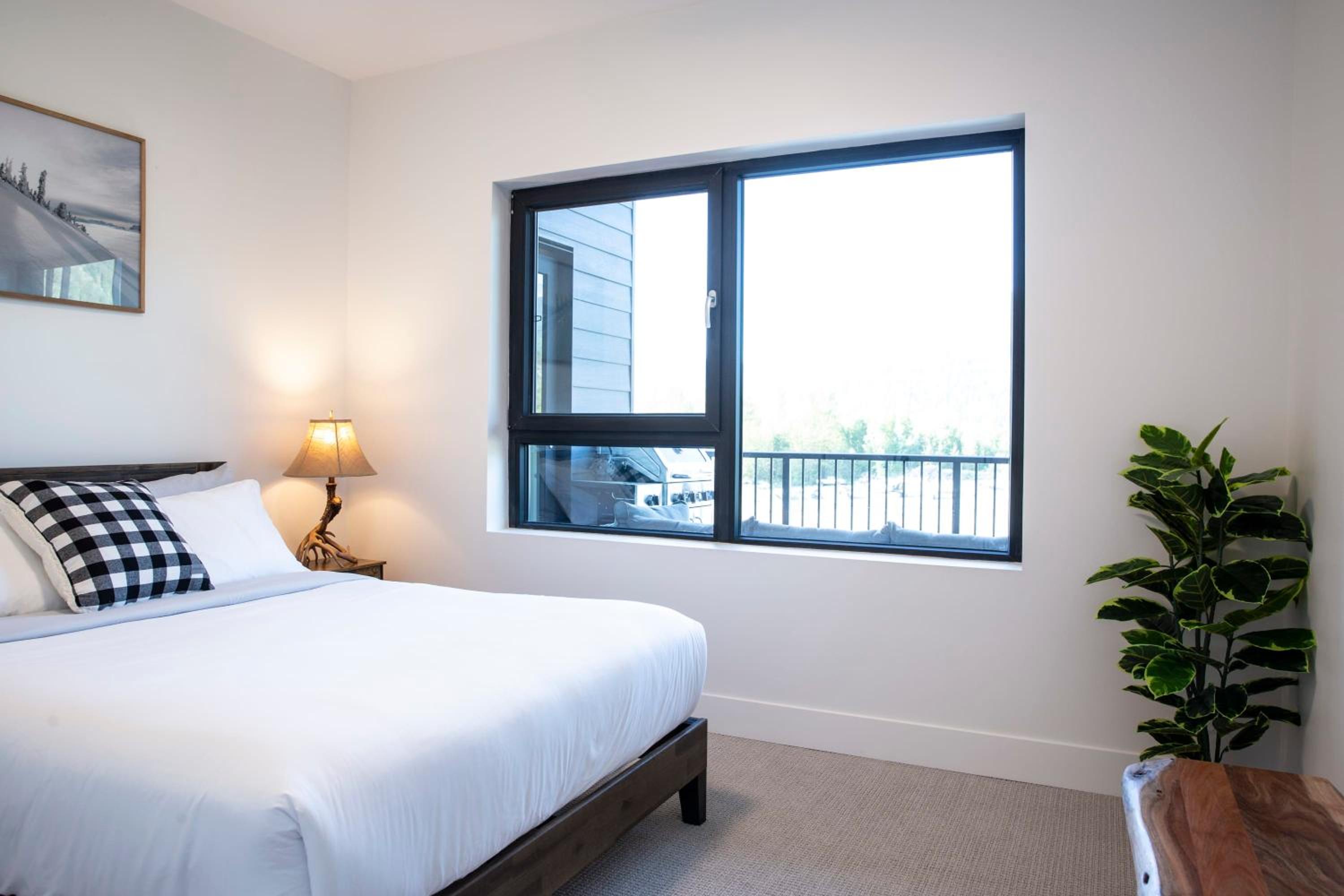 Selkirk Powder Dream - Cozy Condo (+Hot Tub)