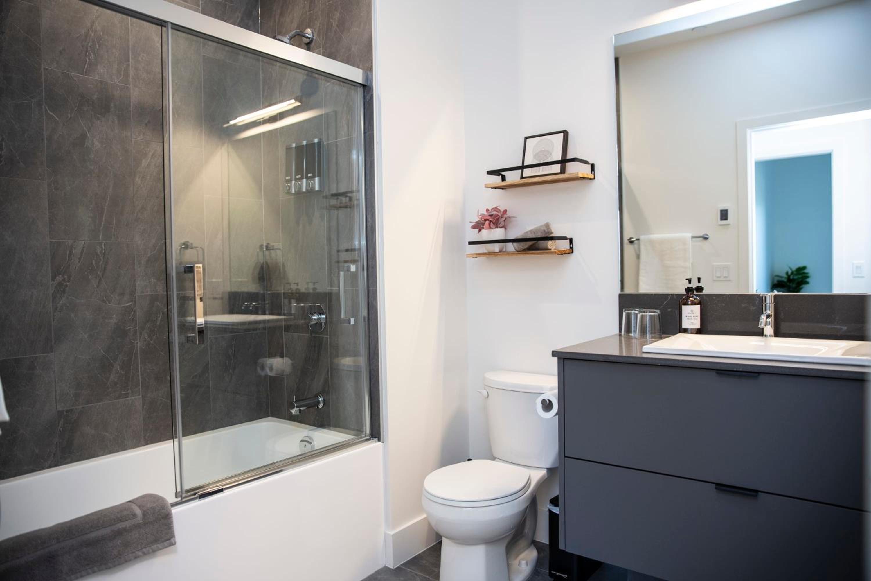 Selkirk Powder Dream - Cozy Condo (+Hot Tub)