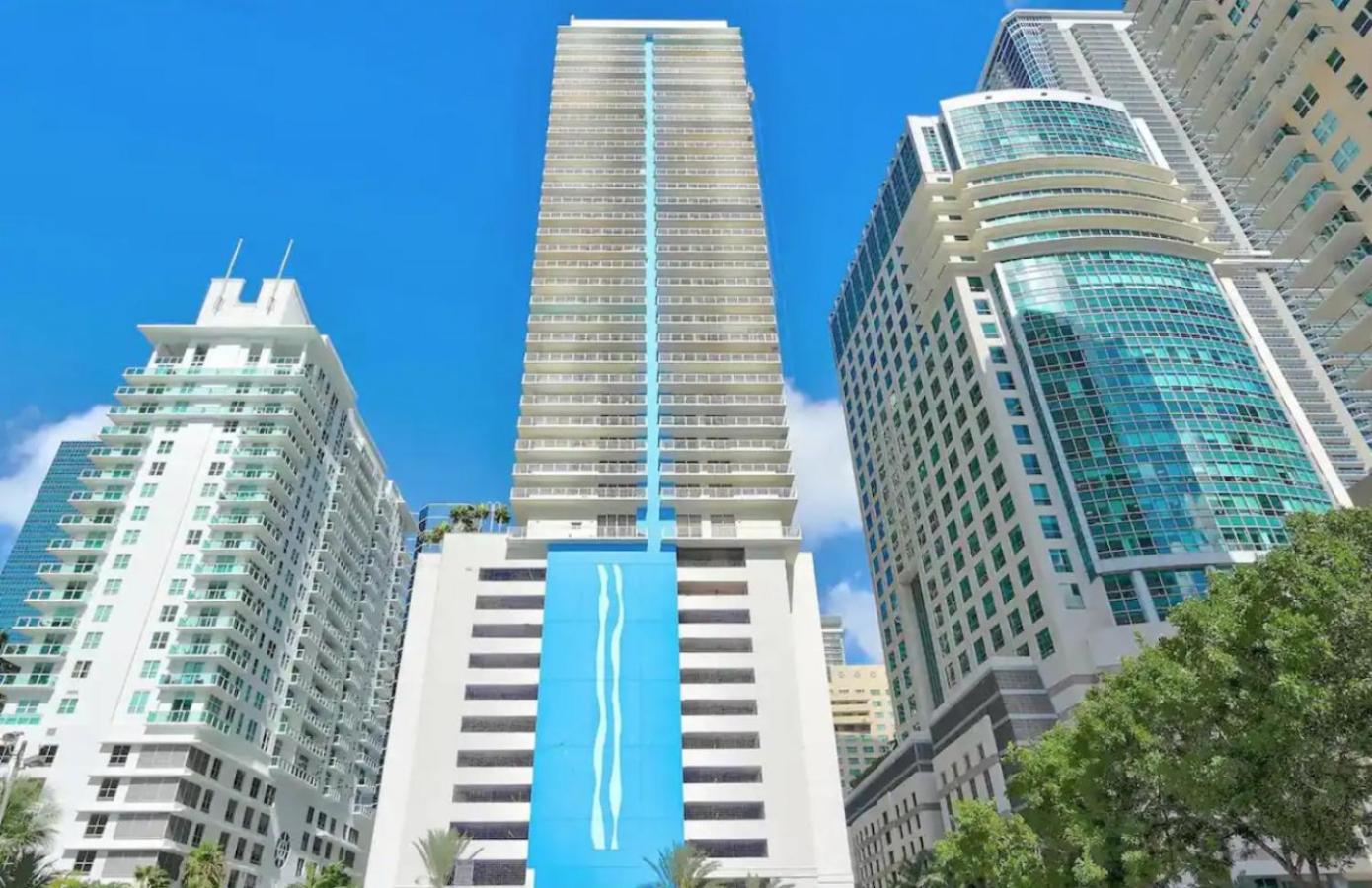Modern 1 Bed in the Heart of Brickell With Free Parking