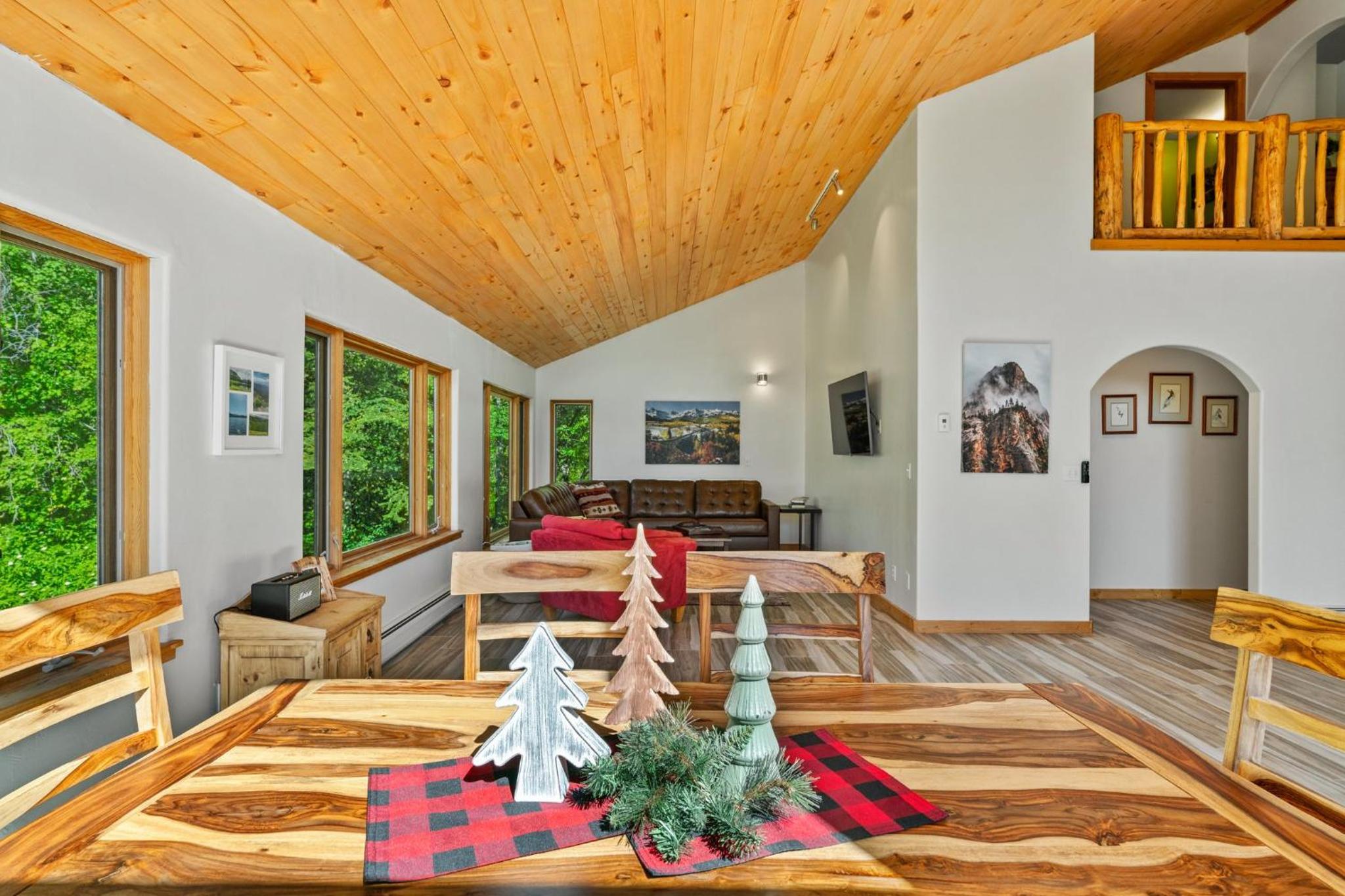 Secluded Mtn home by Purg, Hot Tub, Views! Pets ok view 5