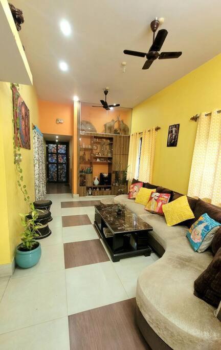 Feel the Bong vibes in a villa nearest to airport. view 2