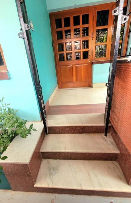 Feel the Bong vibes in a villa nearest to airport. view 3