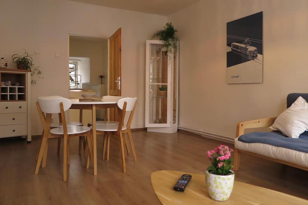Hradčany apartment with green energy