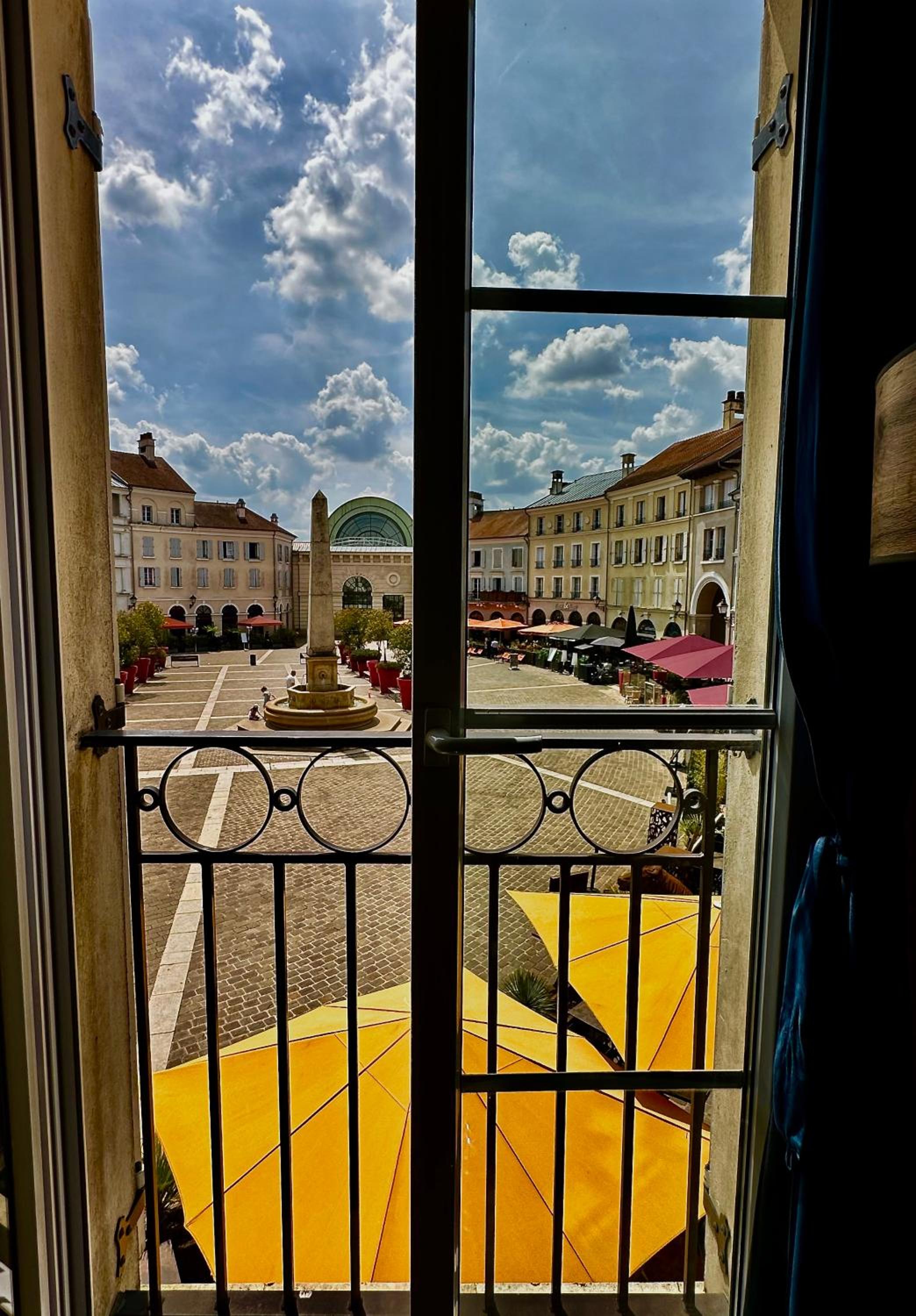Apt Place de Toscane - 4min Disneyland-PARIS