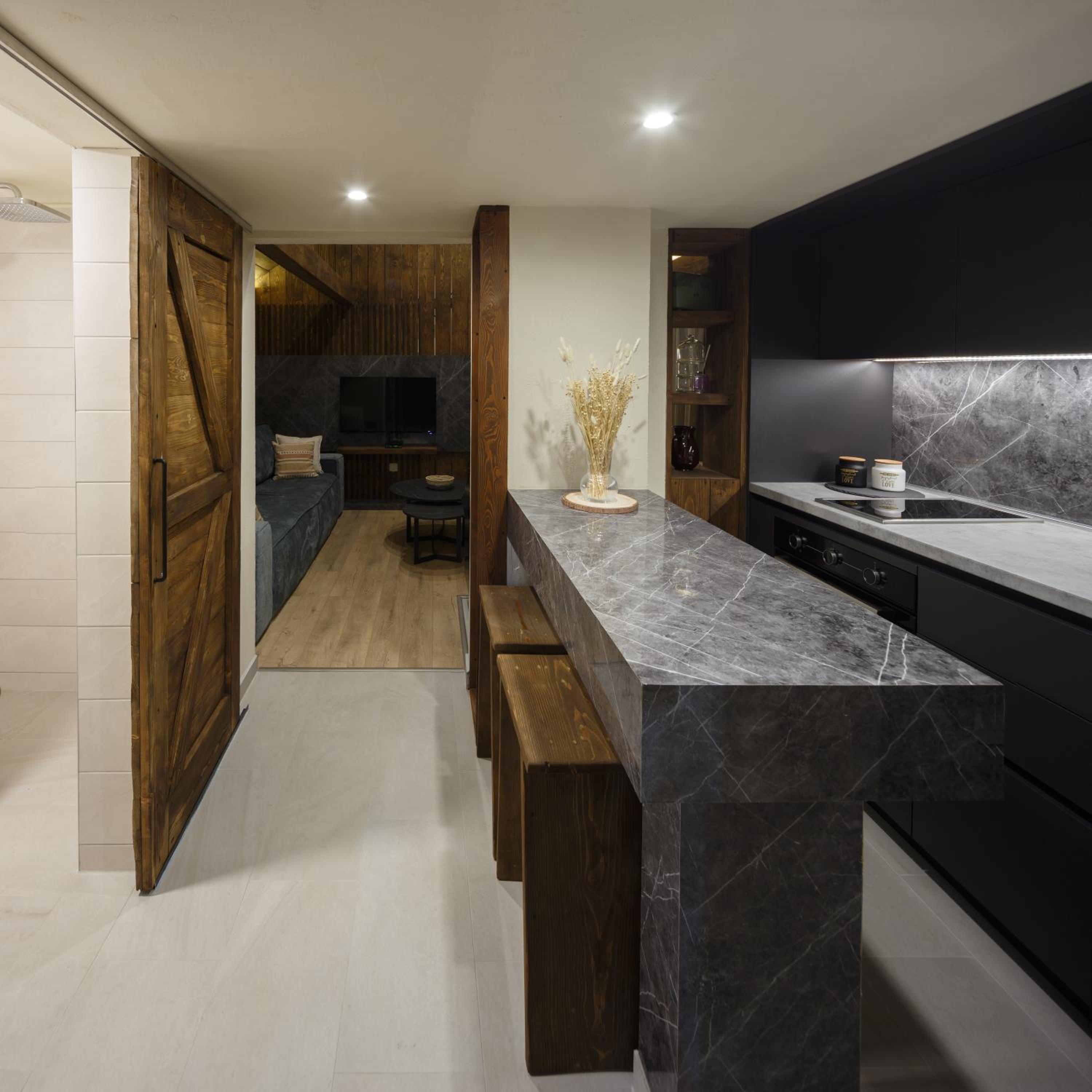 Wood cabin Kolasin view 4
