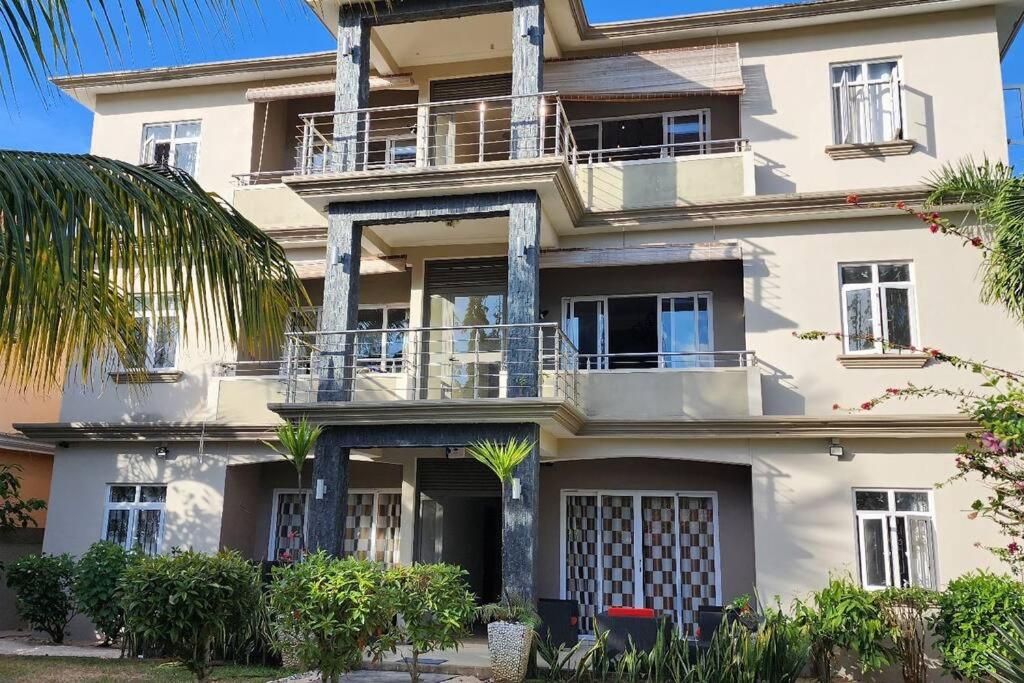 Number 9, 2nd floor,Pebble Bay Appartments view 2
