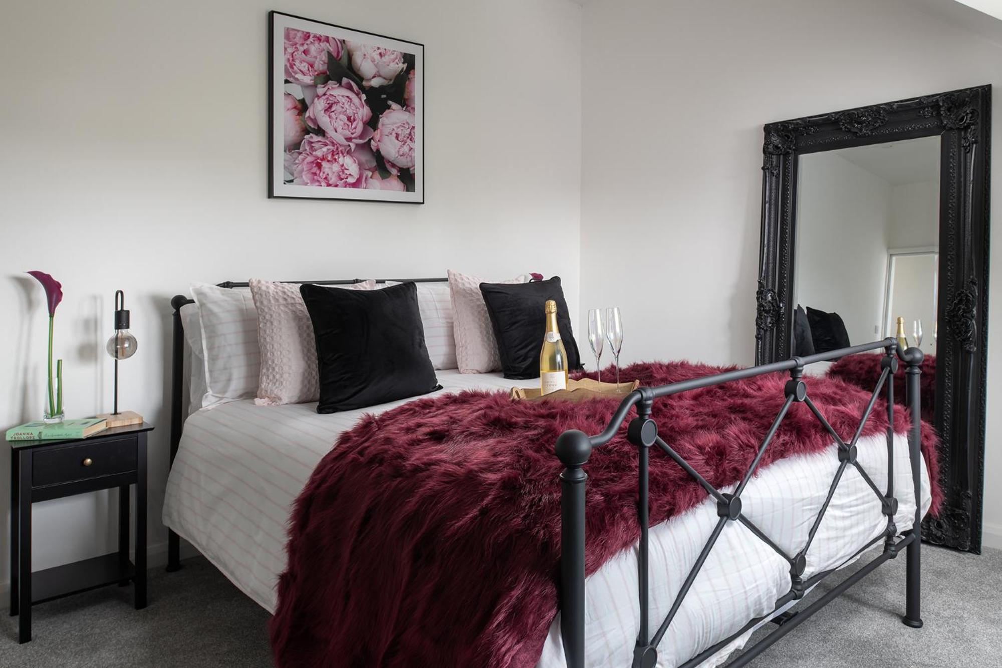 Spacious and modern family apartment, central and within walking distance to local amenities view 2
