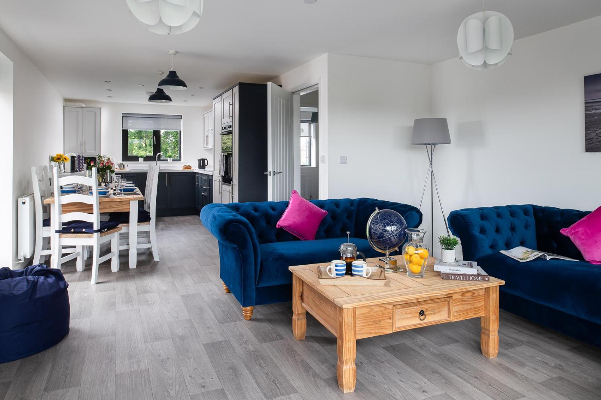 Spacious and modern family apartment, central and within walking distance to local amenities view 3