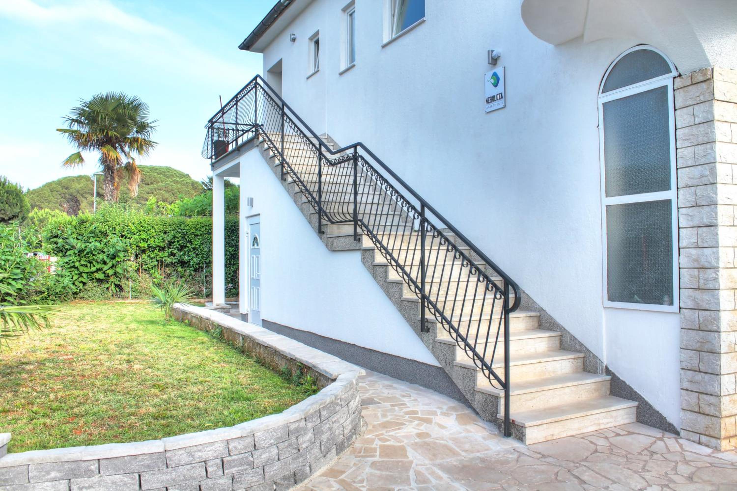 Apartments Nebuloza
