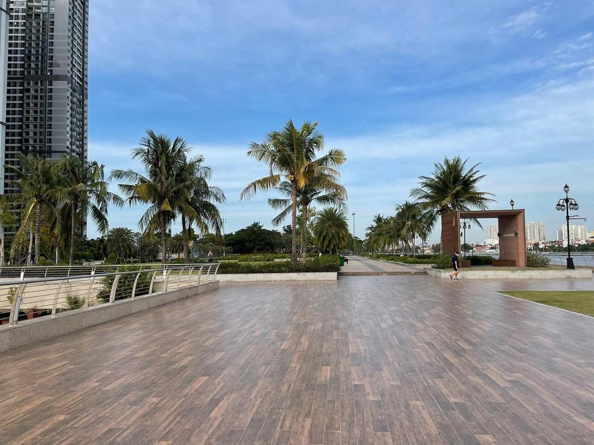 2BR Luxury SaiGon river view Landmark 81 CP Apartment