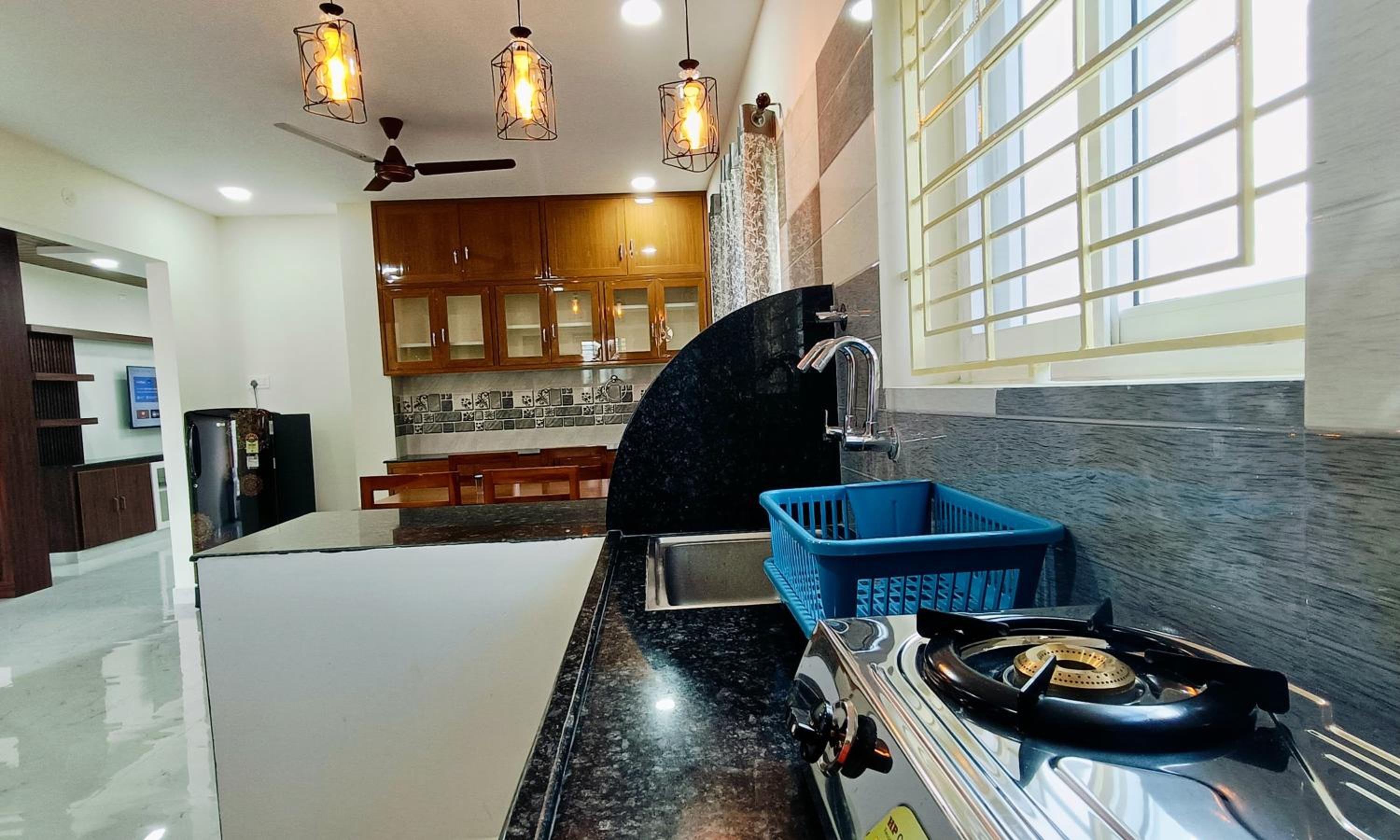 TrueLife - Chinmai Nivas - Breakfast Included - Modern 2BHK homes for families - Tirumala Mountain View - Fast WiFi - Many restaurants nearby - Hall, AC be view 4
