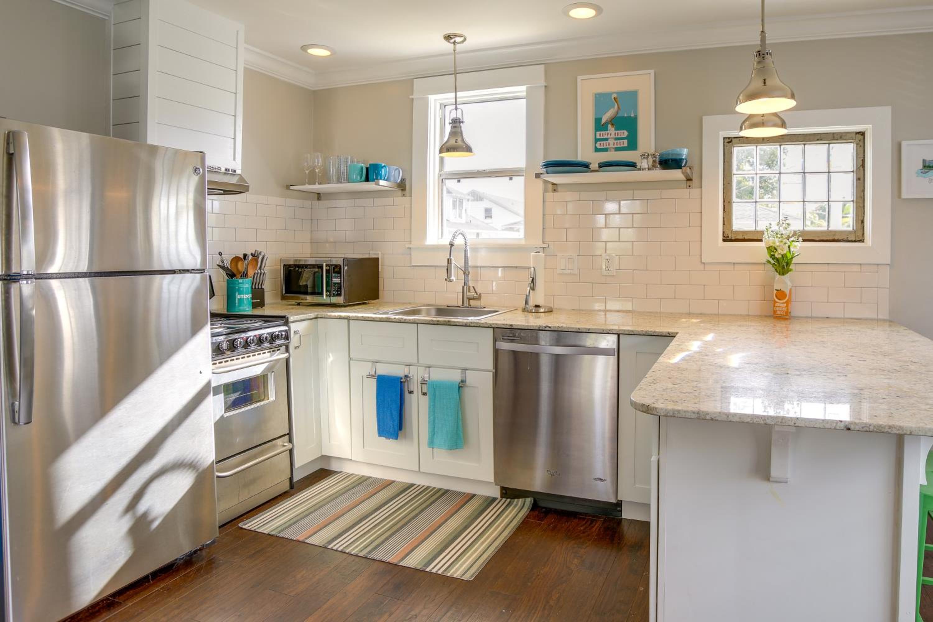 Bright St Petersburg Apartment, Walk to Downtown!