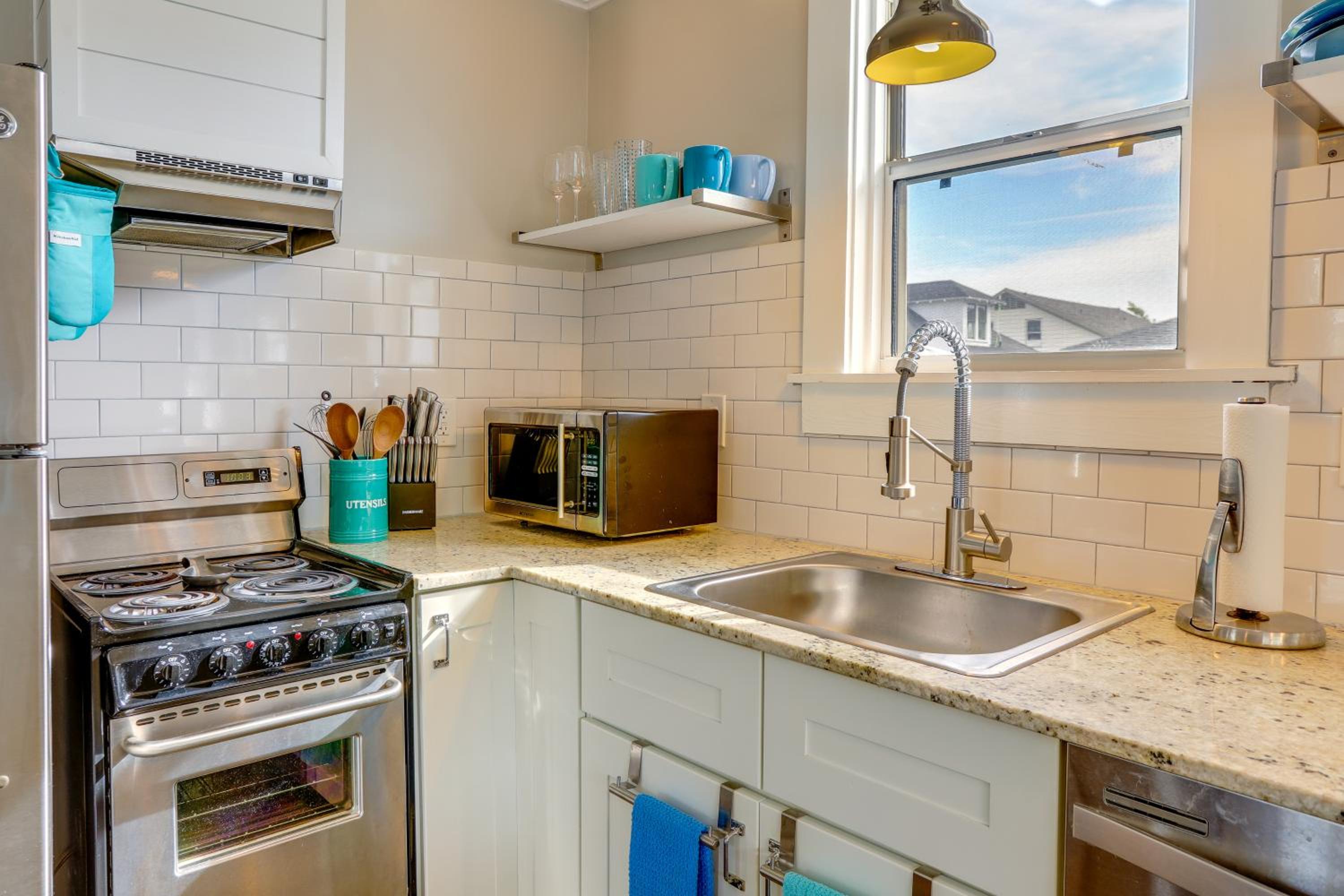 Bright St Petersburg Apartment, Walk to Downtown!