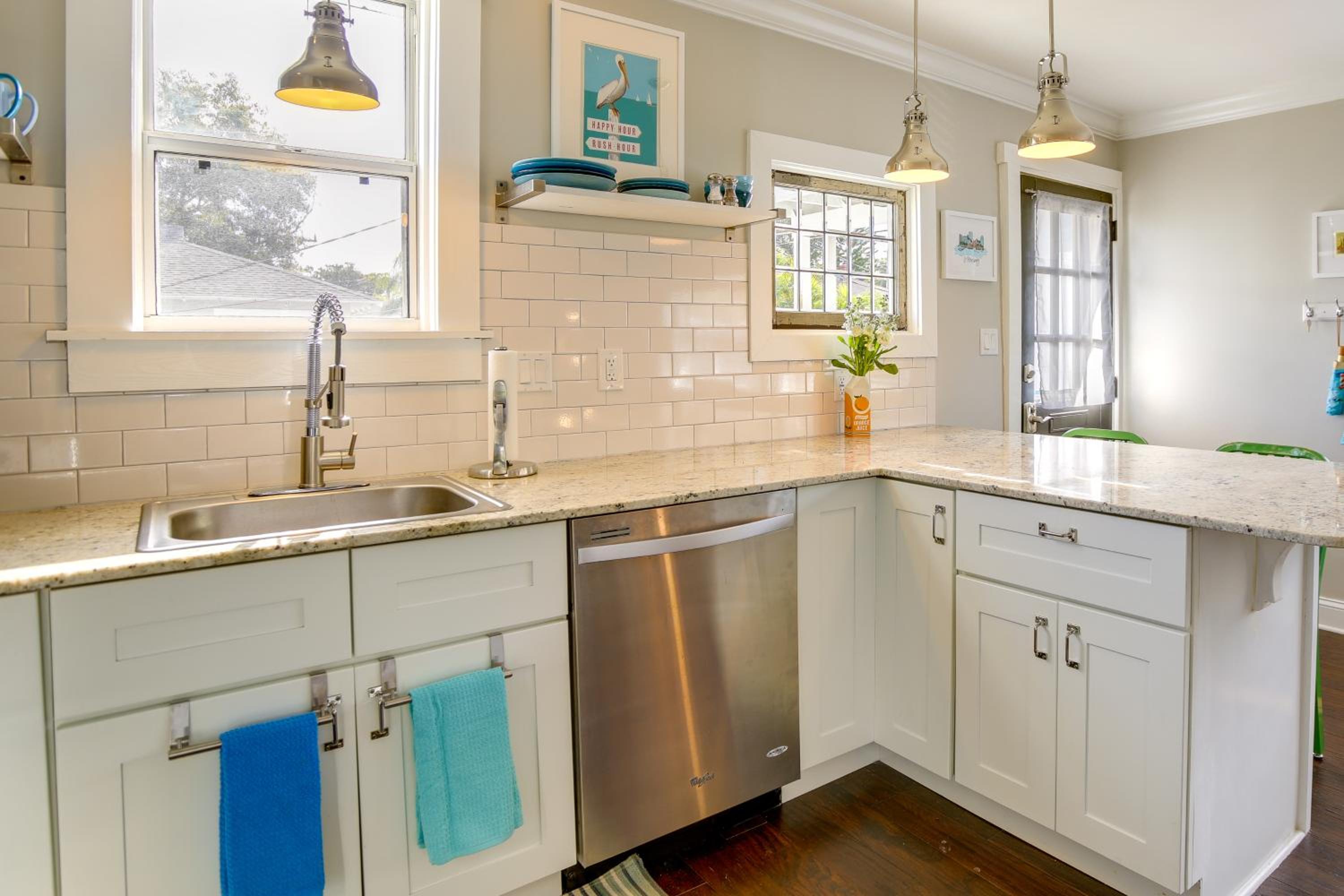 Bright St Petersburg Apartment, Walk to Downtown!