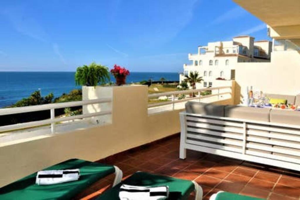 Spectacular 3 bedrooms Sea Views apartment