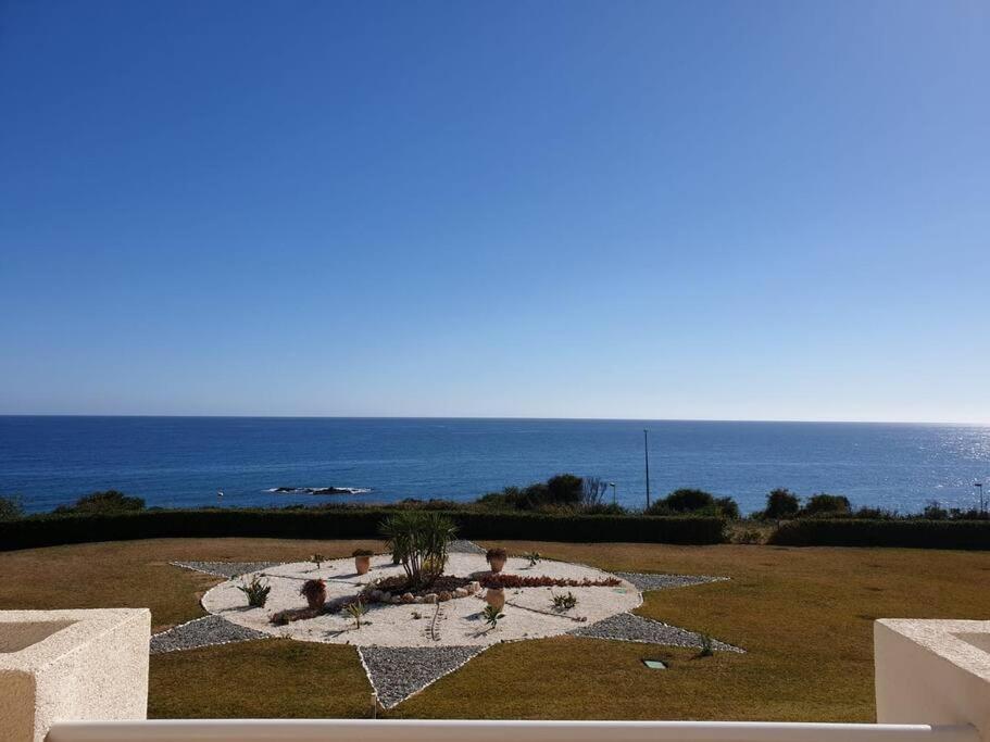 Spectacular 3 bedrooms Sea Views apartment