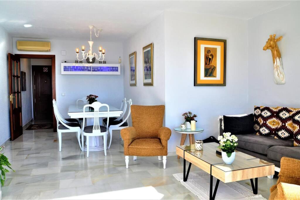 Spectacular 3 bedrooms Sea Views apartment