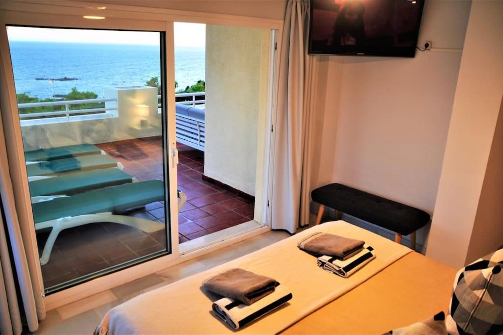 Spectacular 3 bedrooms Sea Views apartment