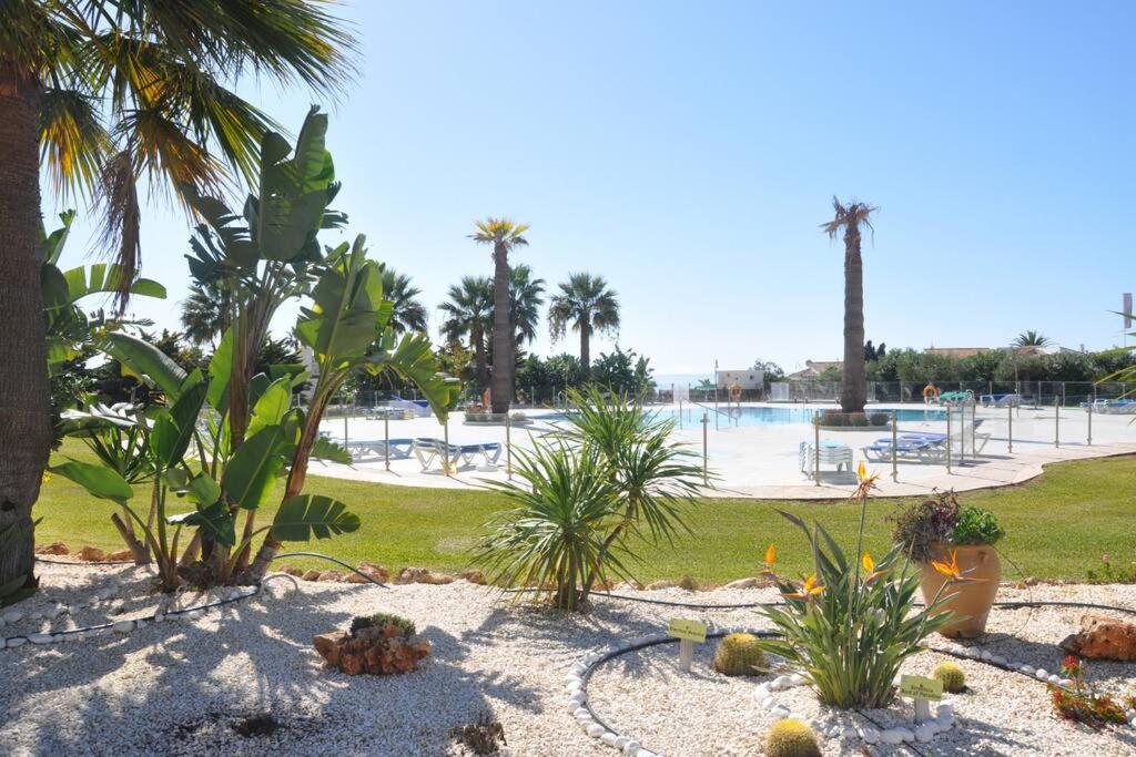 Spectacular 3 bedrooms Sea Views apartment