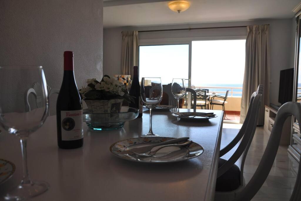 Spectacular 3 bedrooms Sea Views apartment